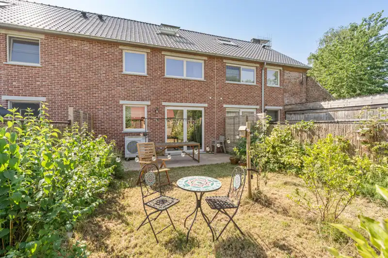 Recente, landelijke woning met 3 slaapkamers, tuin en parking foto 24
