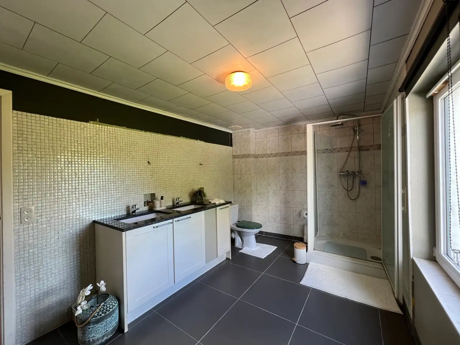 Zeer ruime woning met grote tuin en vrij zicht. foto 24