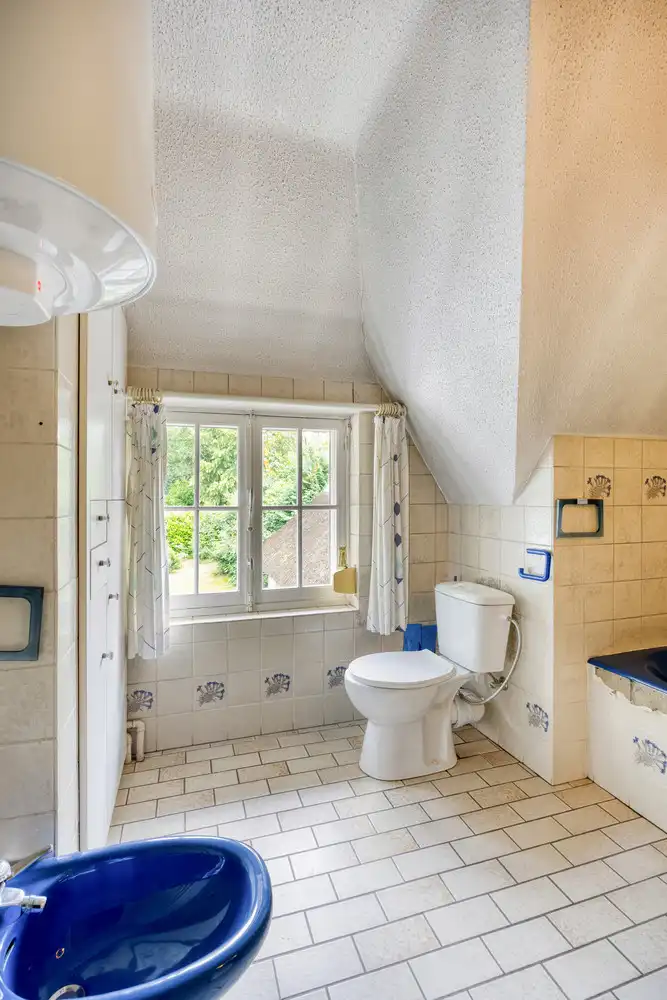 Charmante te renoveren cottagewoning met 3 slaapkamers en garage op 678m2! foto 26