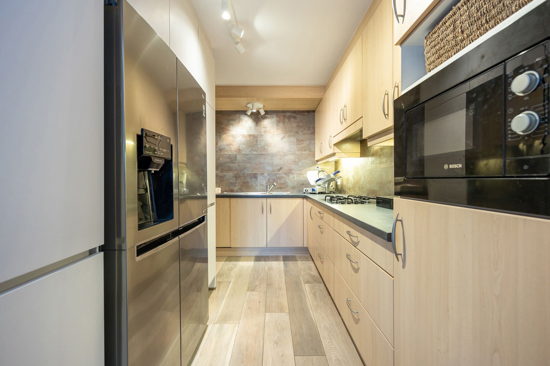 Gerenoveerd appartement op de 1ste verdieping met 3 slaapkamers in het centrum van Merksplas. foto 6