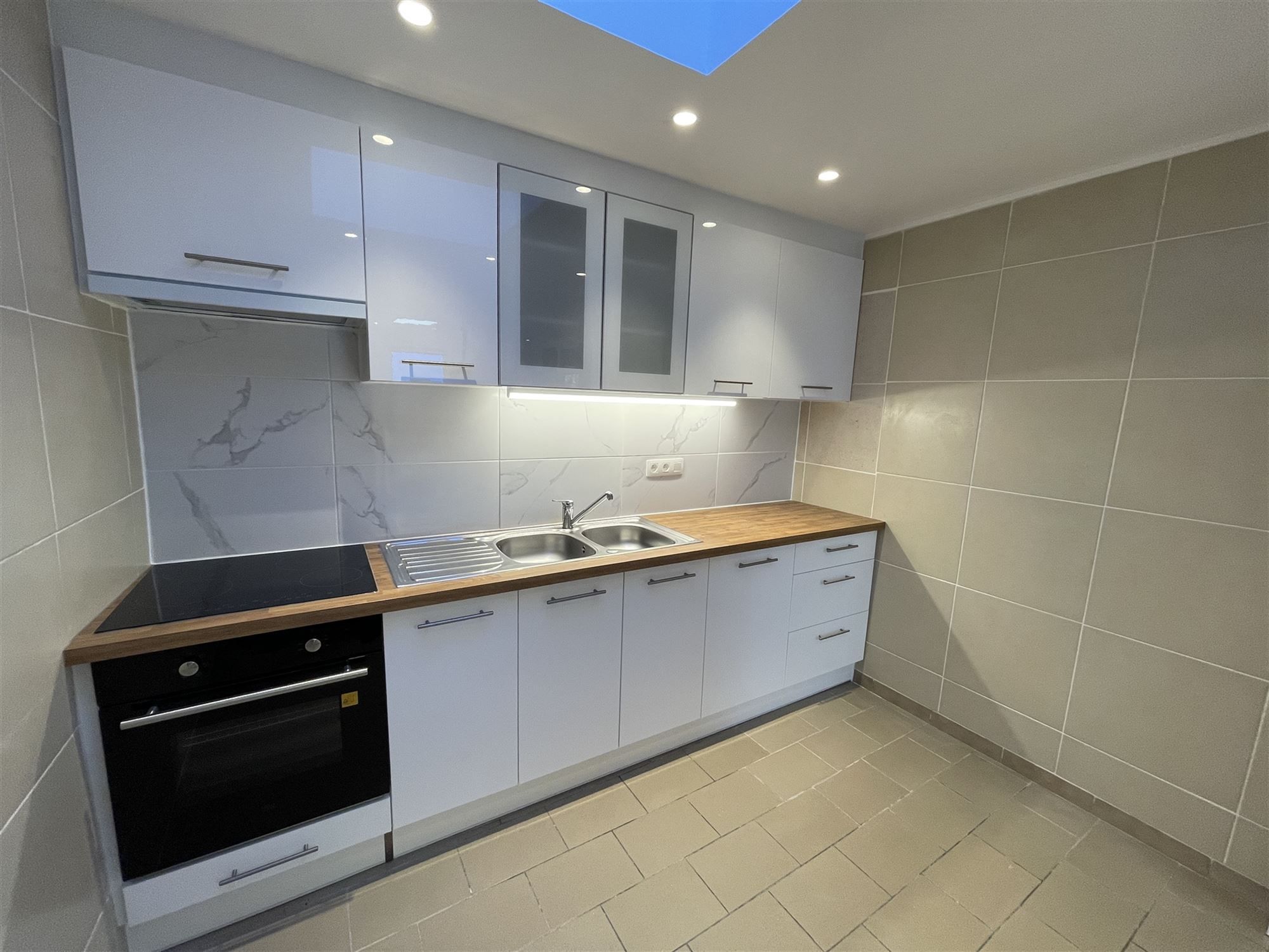 Appartement foto {{pictureIndex}}