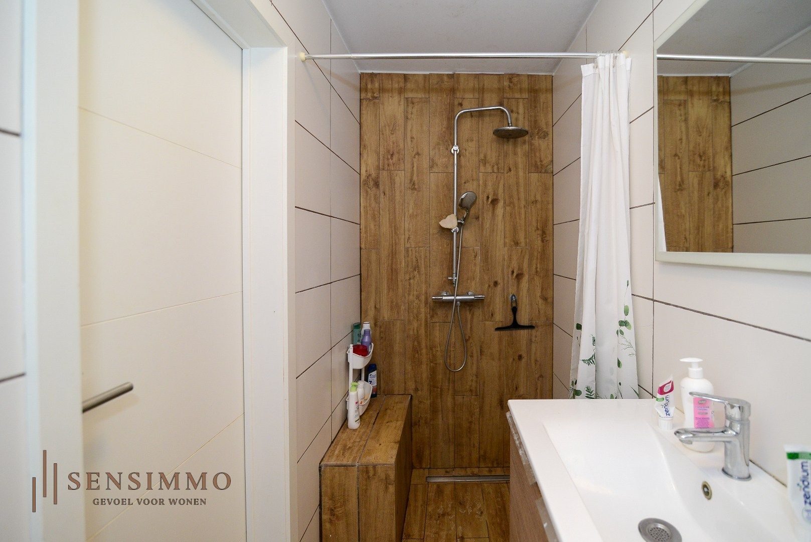 Mooie afgewerkt triplex met 3 slaapkamers, terras en parking foto 10