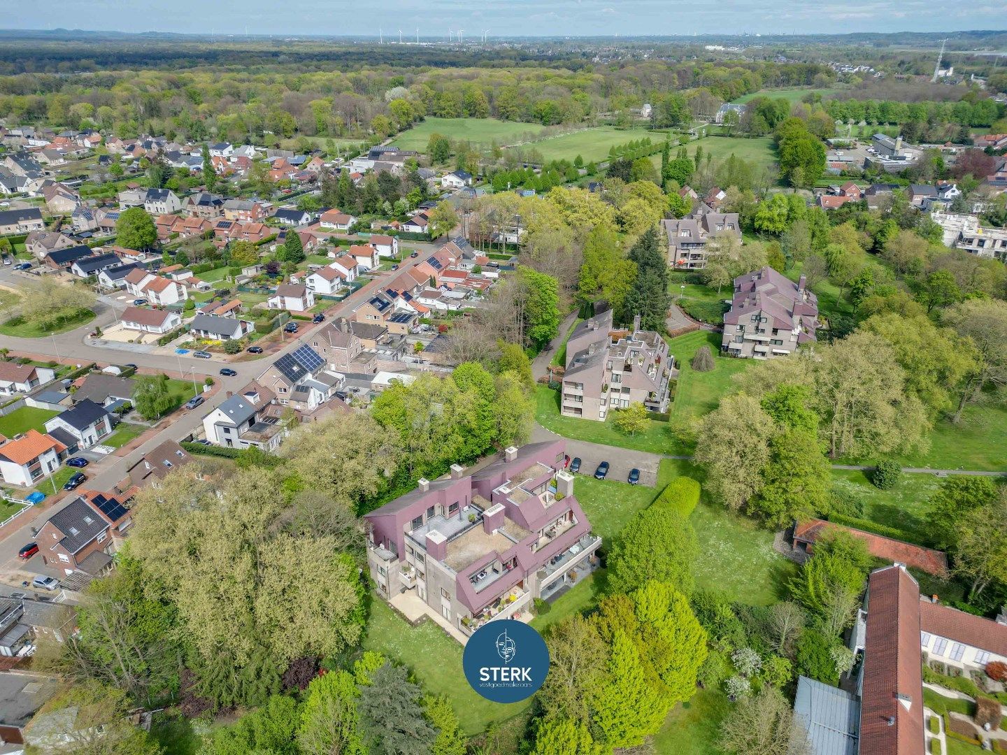 ROYAAL APPARTEMENT MET RUIM TERRAS GELEGEN IN HET UNIEKE PARKDOMEIN PETERSHEIM !  foto 4