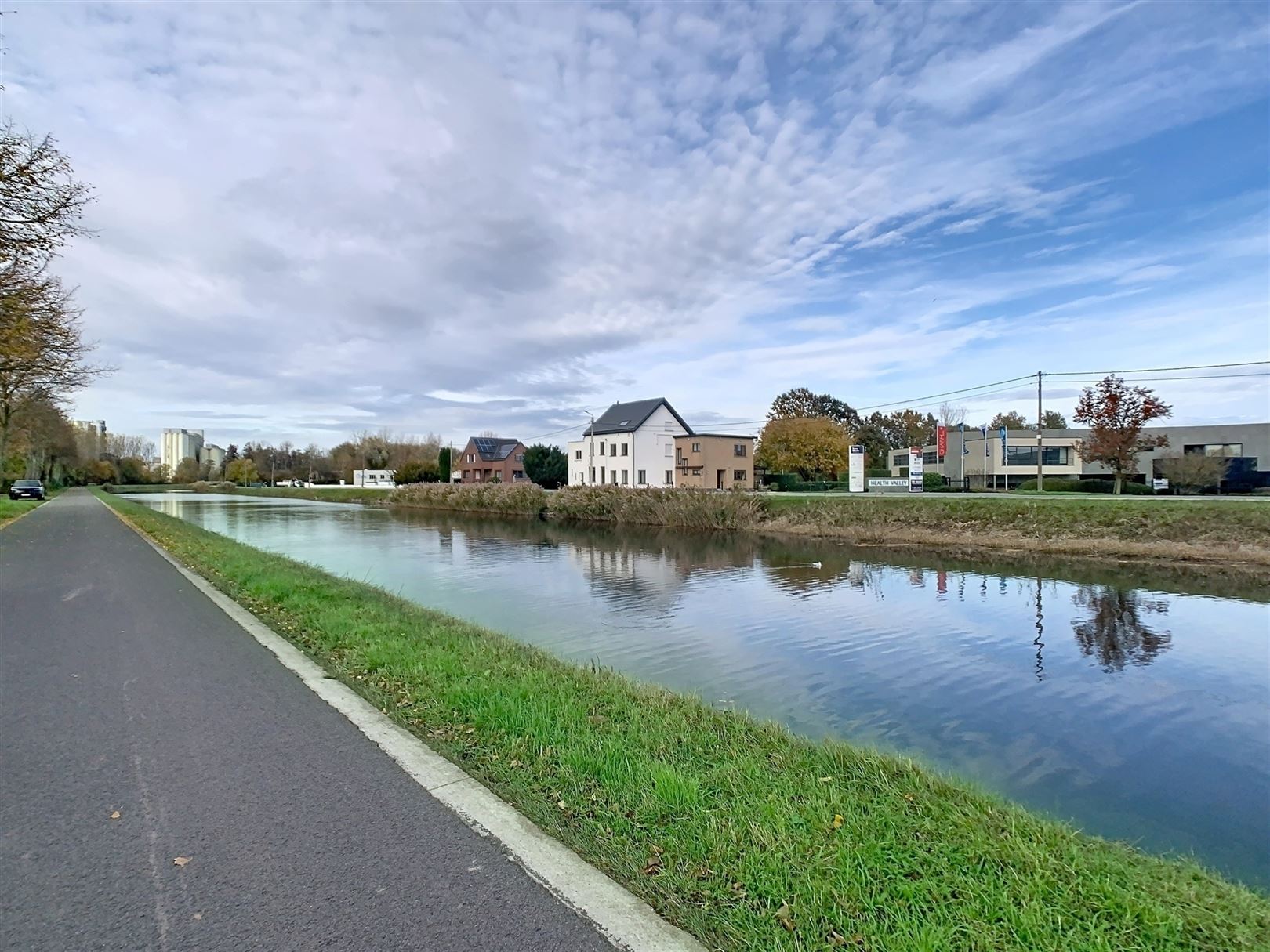 GERENOVEERDE WONING MET ZICHT OP DE VAART!  foto 20