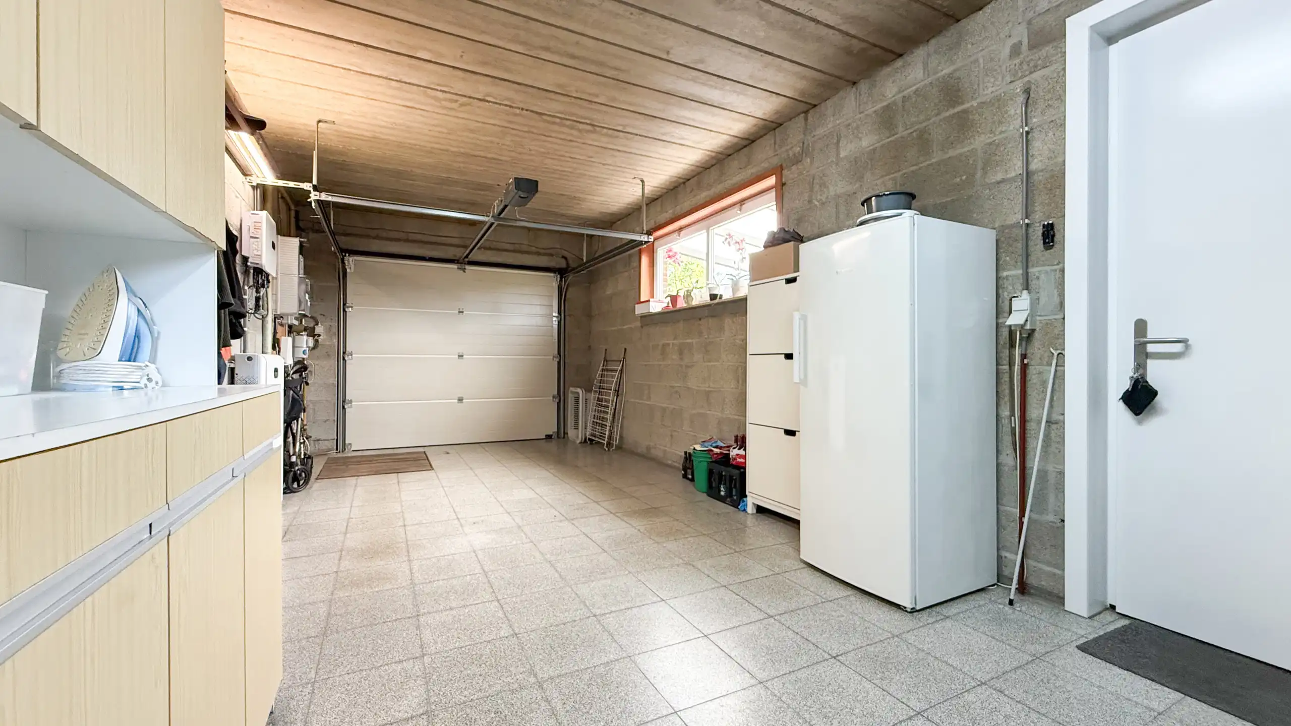 Instapklare woning met 3slpks, tuin, airco en zonnepanelen! foto 16