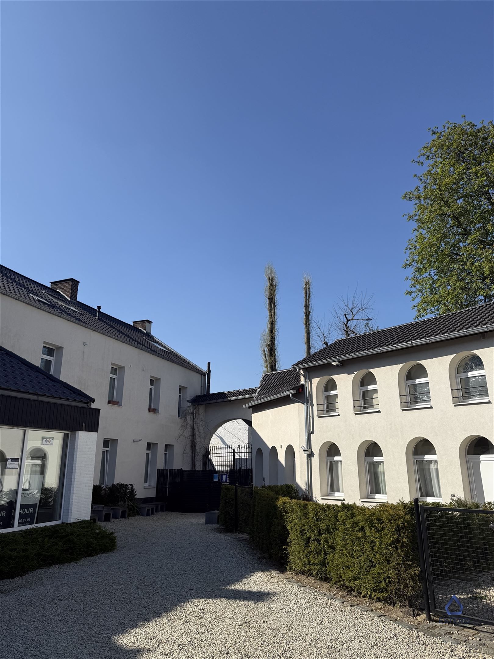 Volledig verhuurd appartementencomplex (32 units + parking)  foto 4