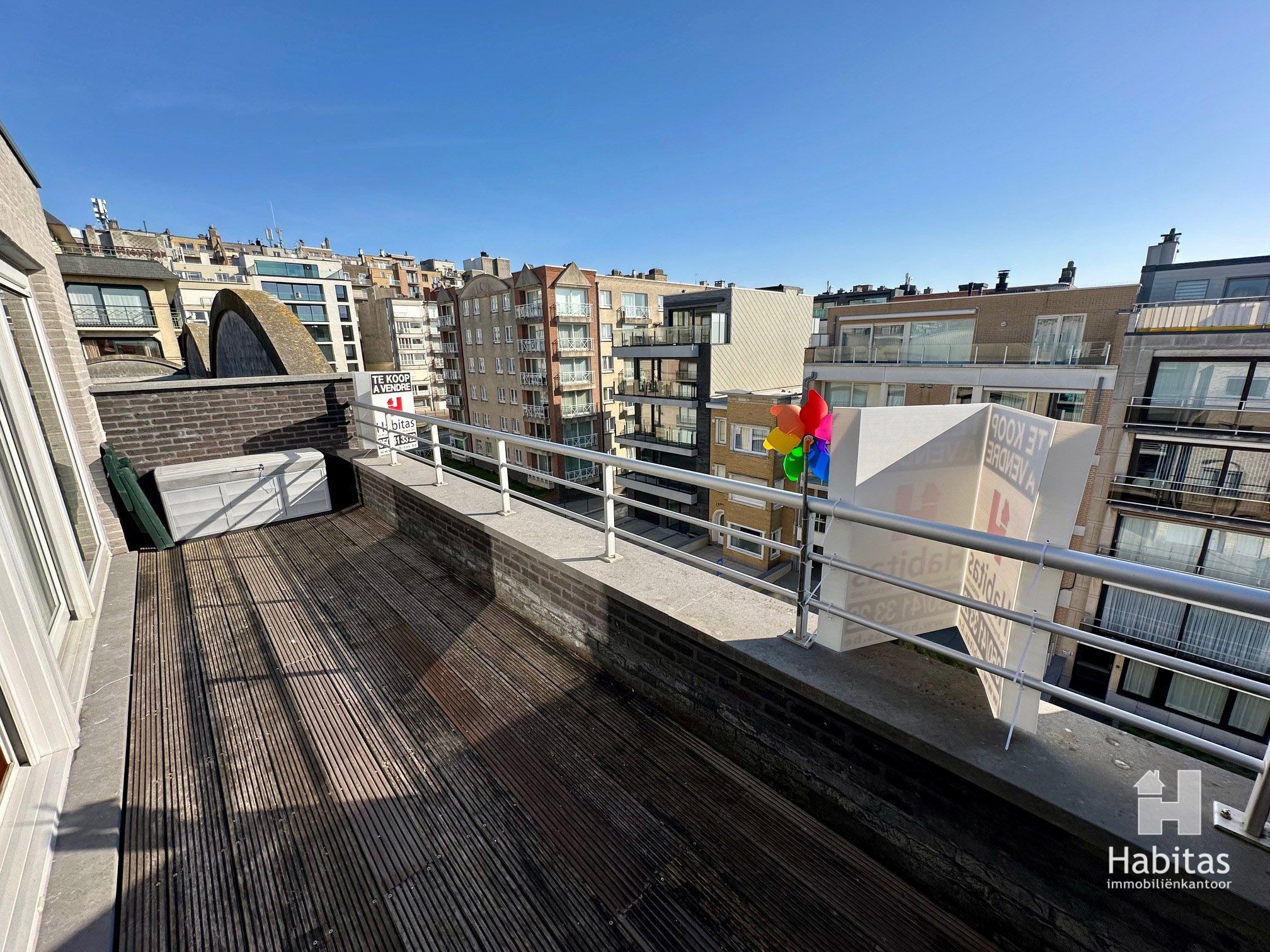 Gemeubeld penthouse met een absolute topligging foto 15
