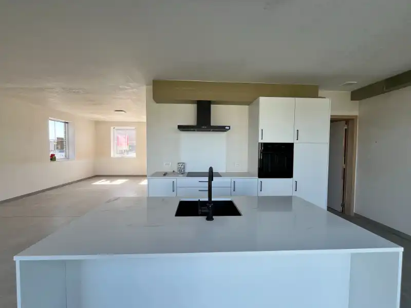 Halfopen woning met 3 slaapkamers en garage foto 7