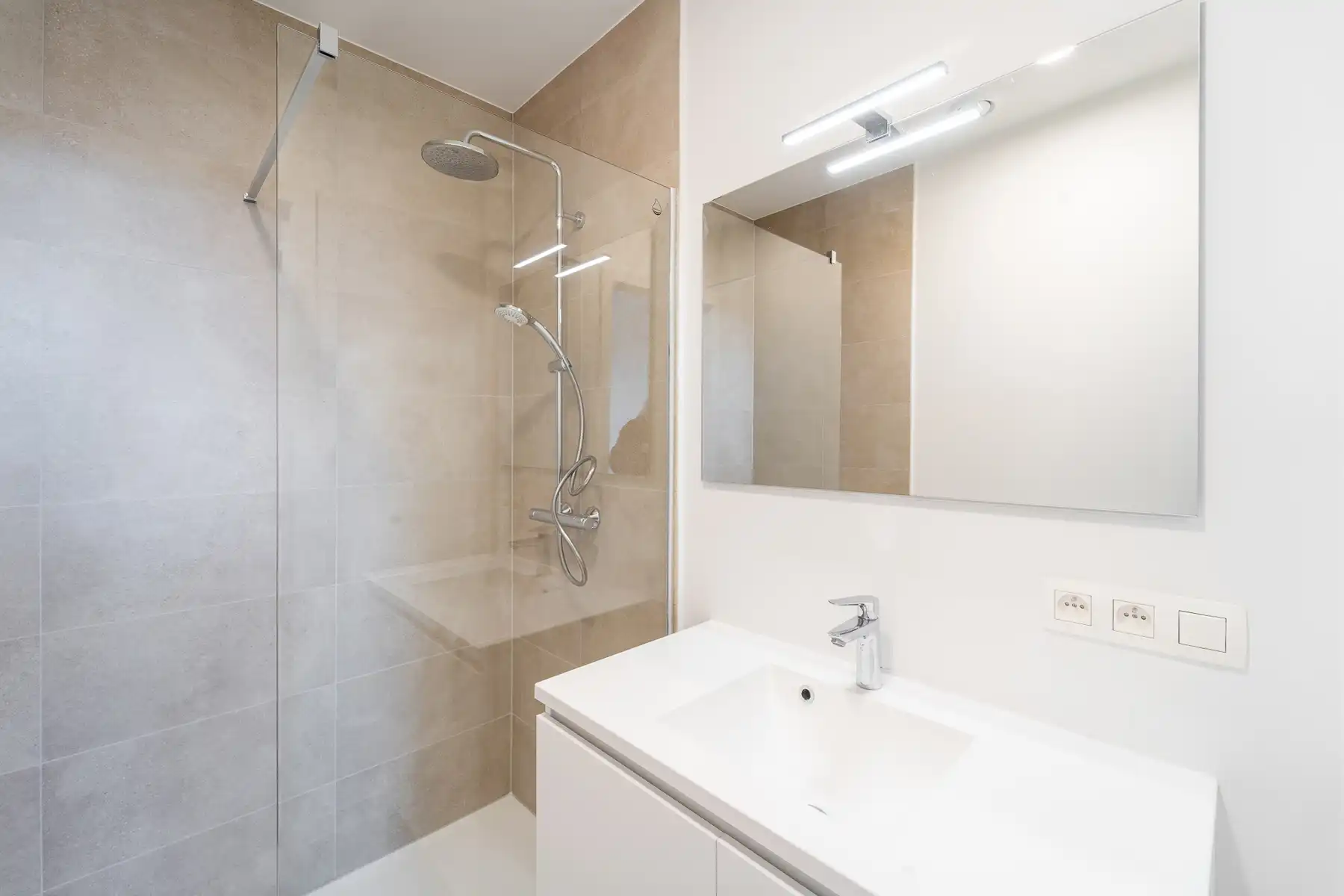 Nieuwbouwappartement met terras op toplocatie foto 8