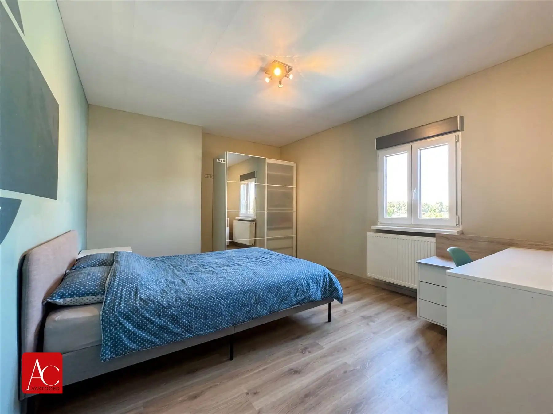 Uitzonderlijk grote gezinswoning met 6 slaapkamers en een grote tuin foto 29