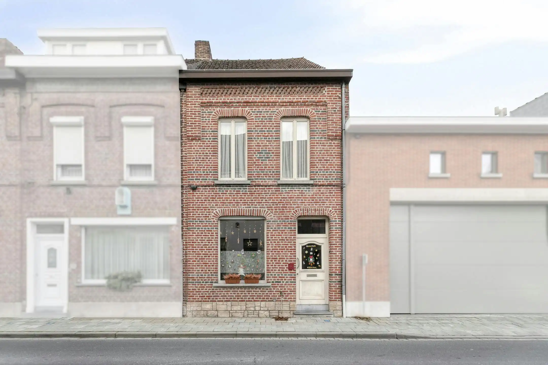 Instapklaar huis te koop nabij het centrum van Izegem. foto 2