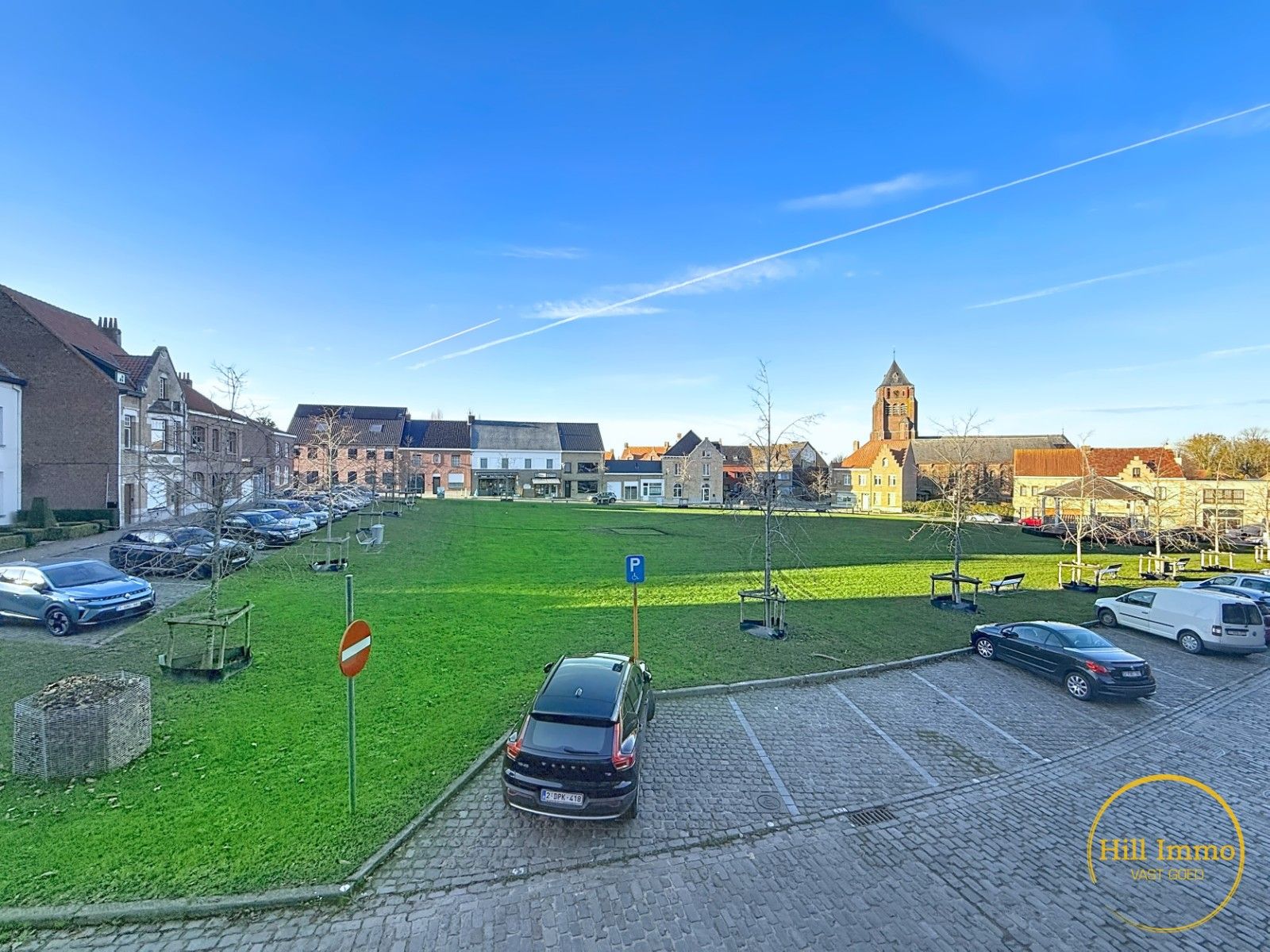 Te huur: Charmante rijwoning met authentieke gevel in het centrum van Kemmel (Heuvelland) foto {{pictureIndex}}