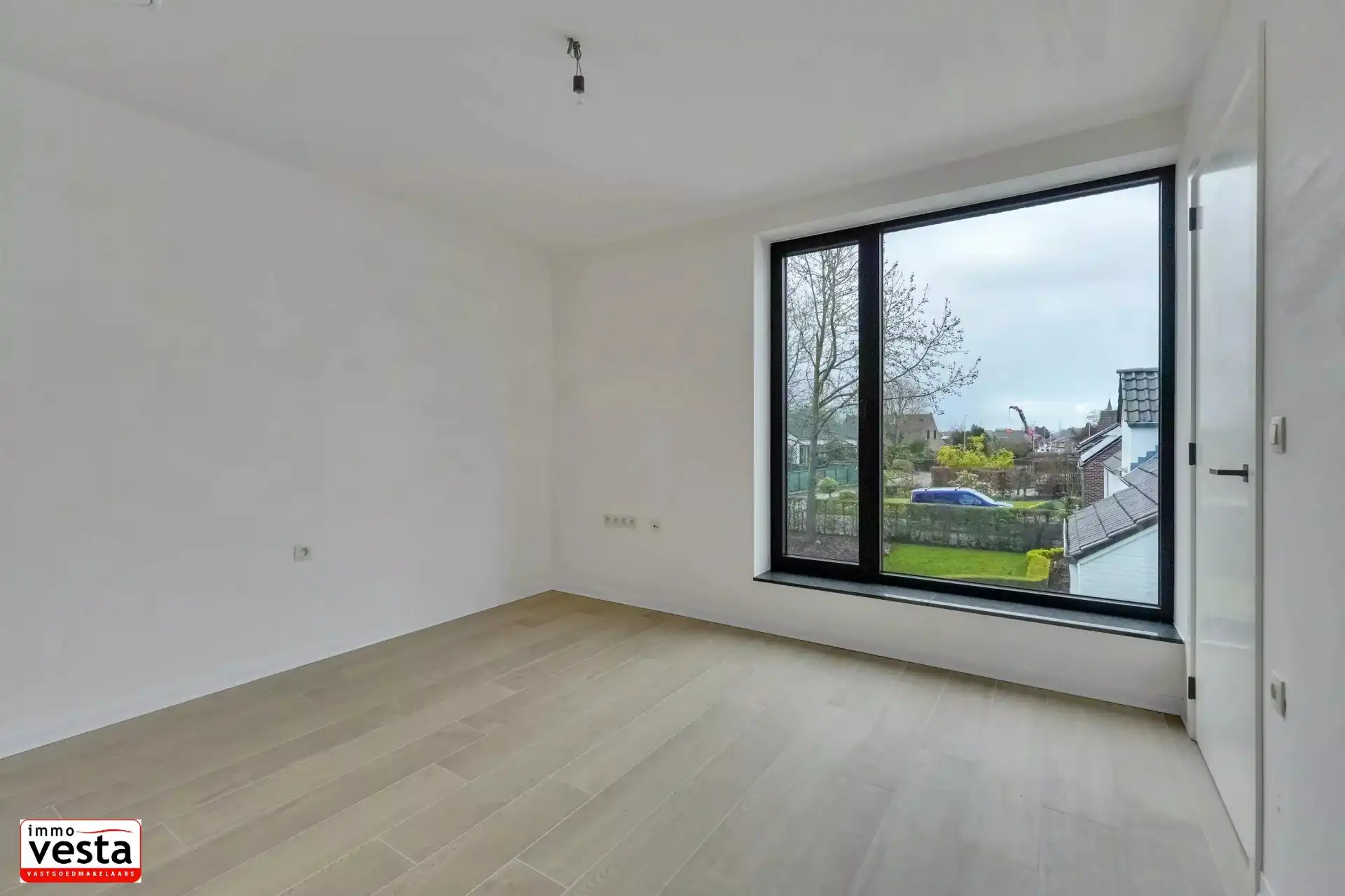 ruime nieuwbouwwoning in de landelijke stadrand foto 16