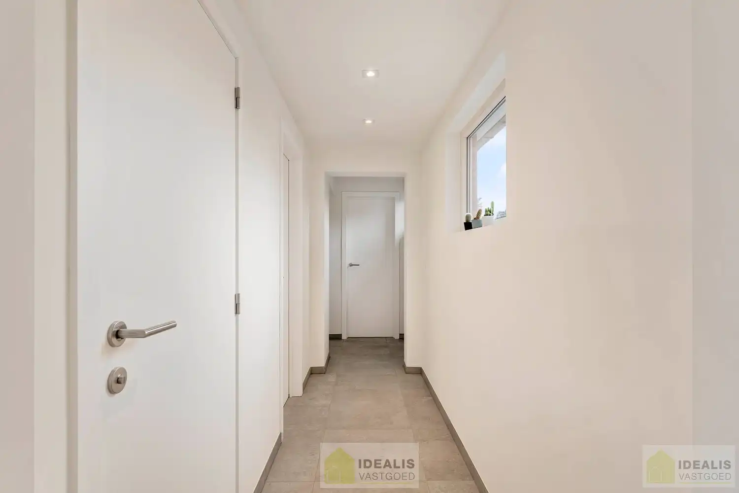 IDEALIS VASTGOED – Schitterend volledig vernieuwde woning met een heerlijke open leefruimte, luxe keuken, 3 ruime slaapkamers, twee badkamers én een ruime wasplaats! Dit heerlijke huis bevindt zich op een perceel van maar liefst 7a 94ca vlak bij het centrum van Eksel - EEN MUST VISIT! - foto 18