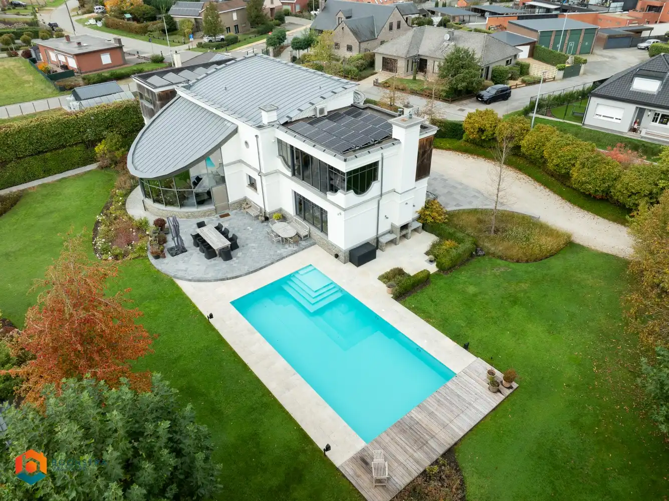 Prachtige en energiezuinige villa (587 m² bewoonbaar) op een perceel van 2617 m² te Hulshout foto {{pictureIndex}}