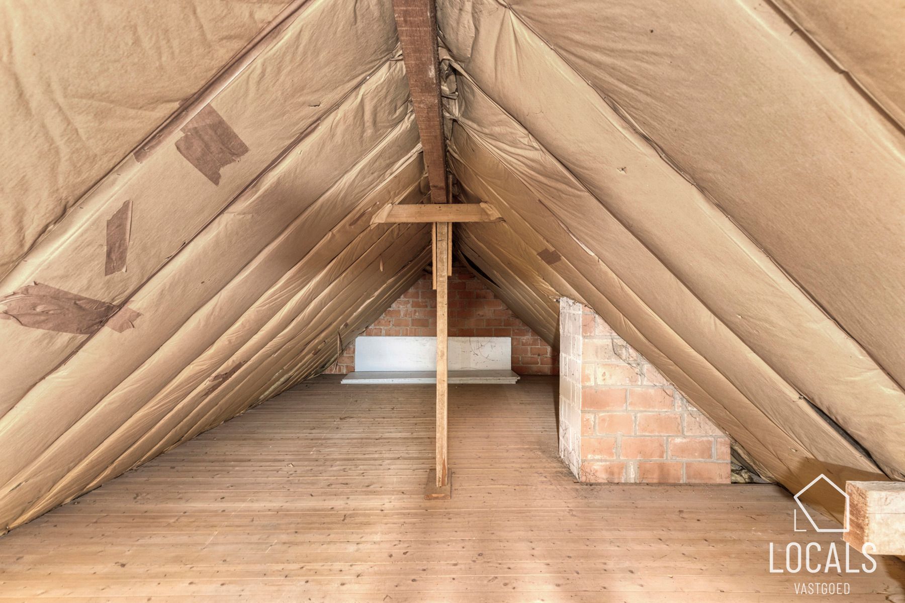 Zeer goed onderhouden ruime open bebouwing te Kerksken foto 21