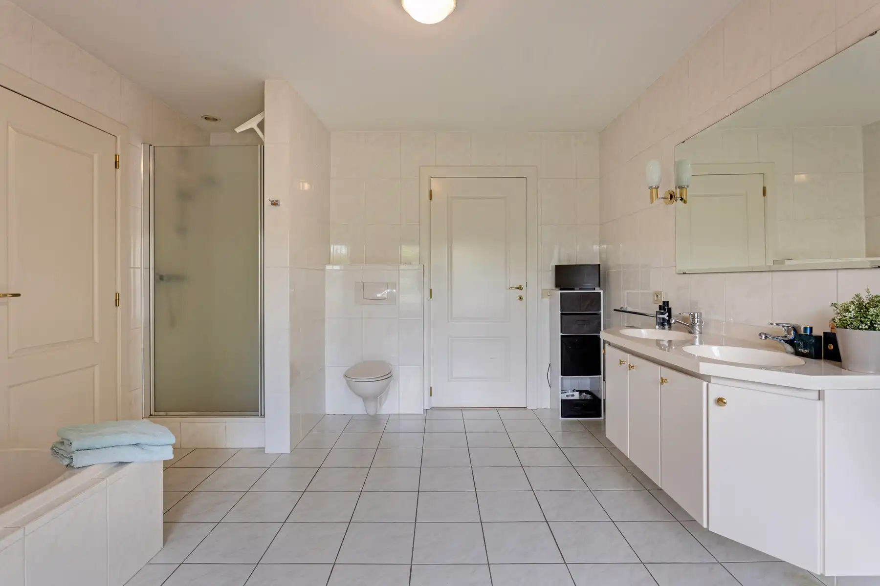 Grotendeels gerenoveerde villa in “De Lint” foto 23