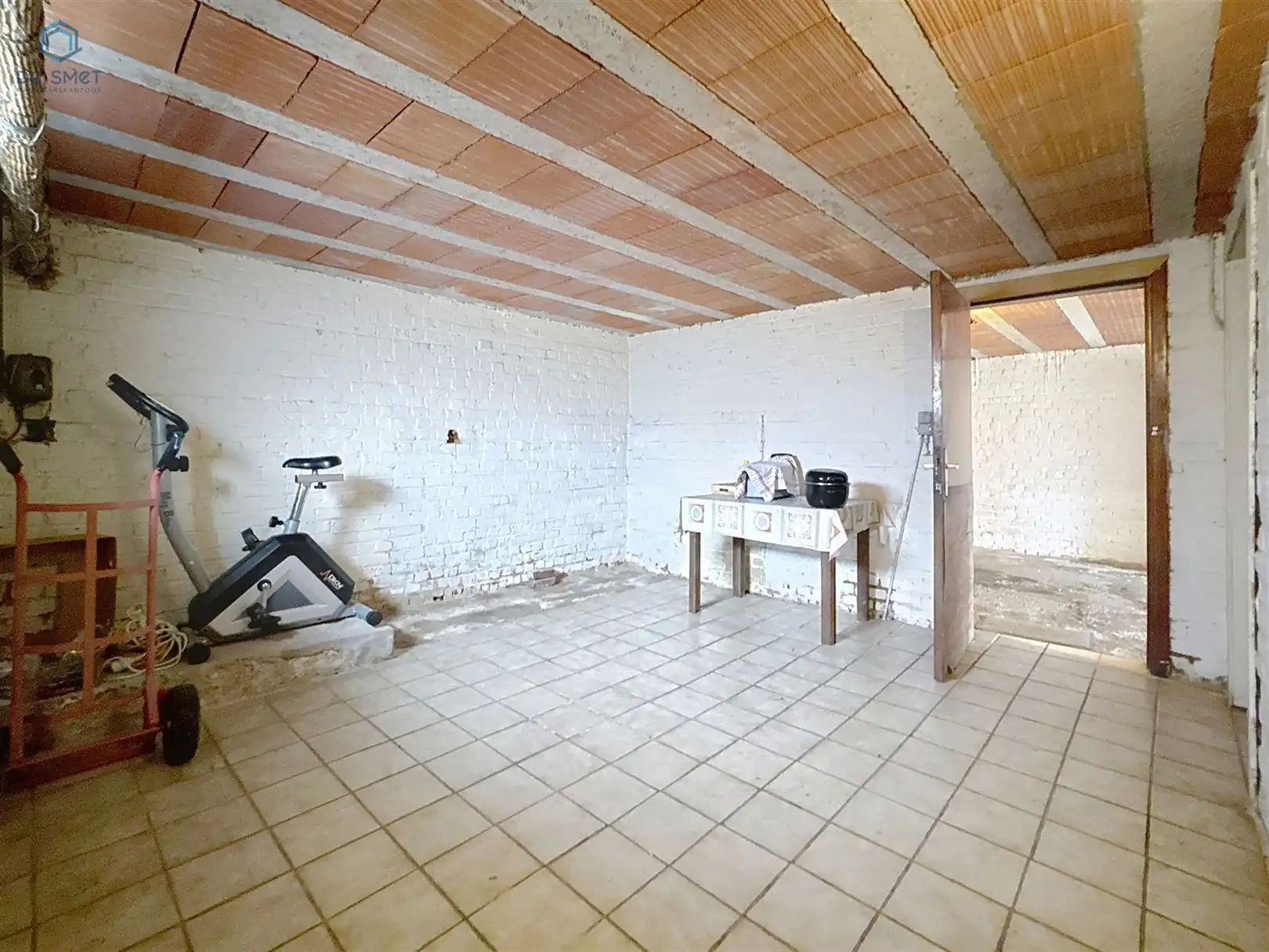 Zeer ruime woning met grote tuin, bos en landelijk uitzicht foto 19