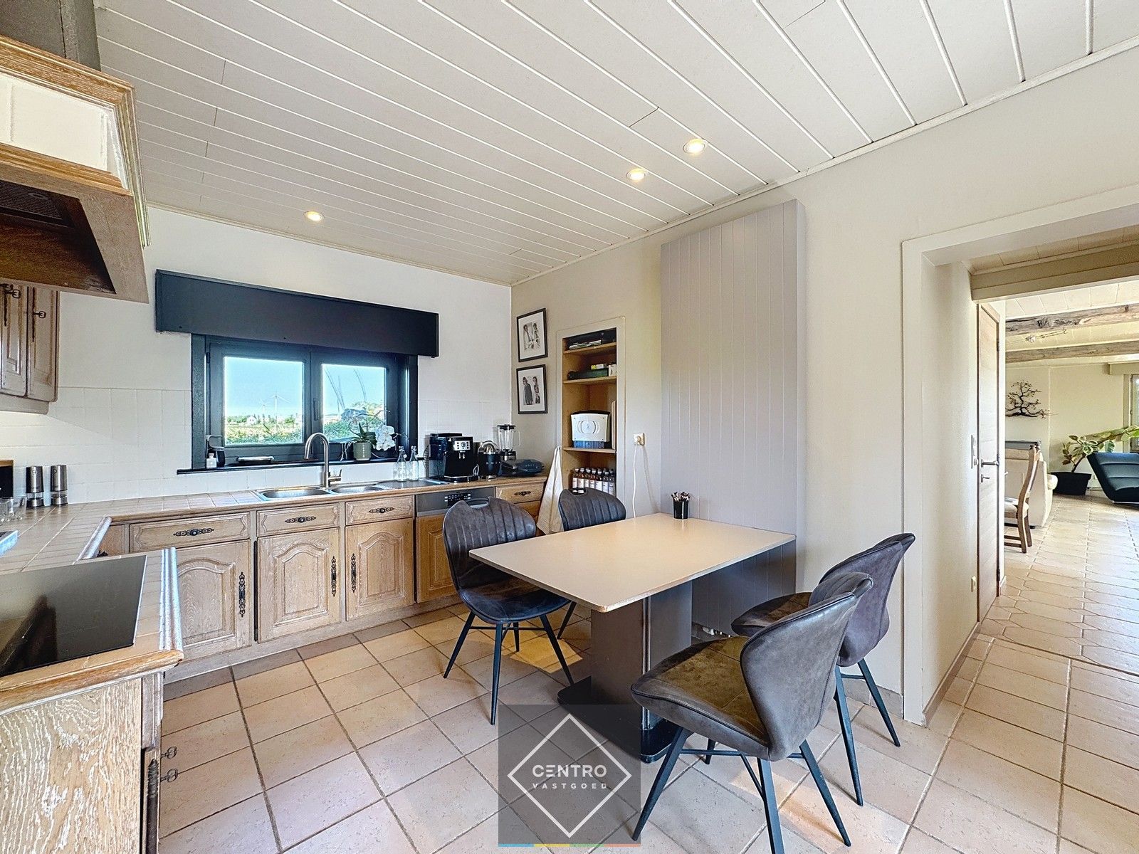 Idyllisch gelegen woning op 10.162m2 grond! foto 11