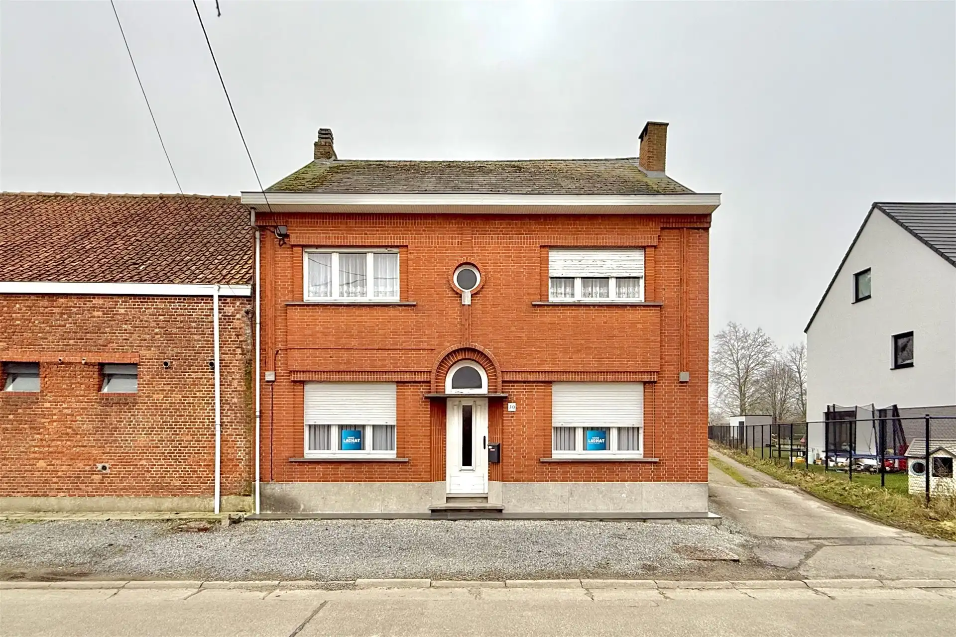 Te renoveren woning met tuin en garage foto 24