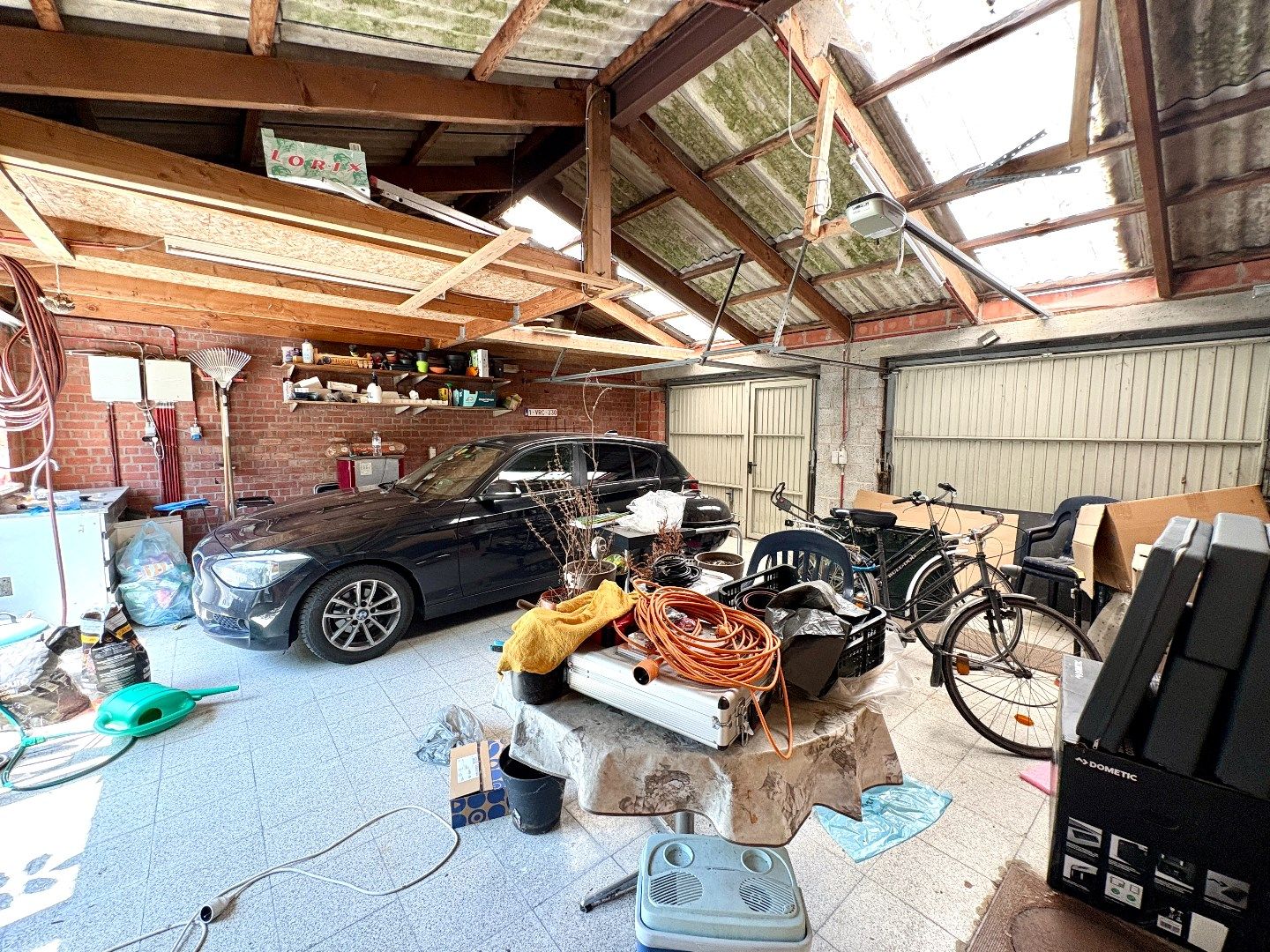 Hippe woning met 4 slaapkamers, dubbele garage en gelegen aan het sportpark te Kuurne. foto 15