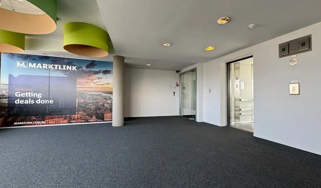 Commerciële kantoorruimte te huur in Antwerp Gate I te Berchem foto 3