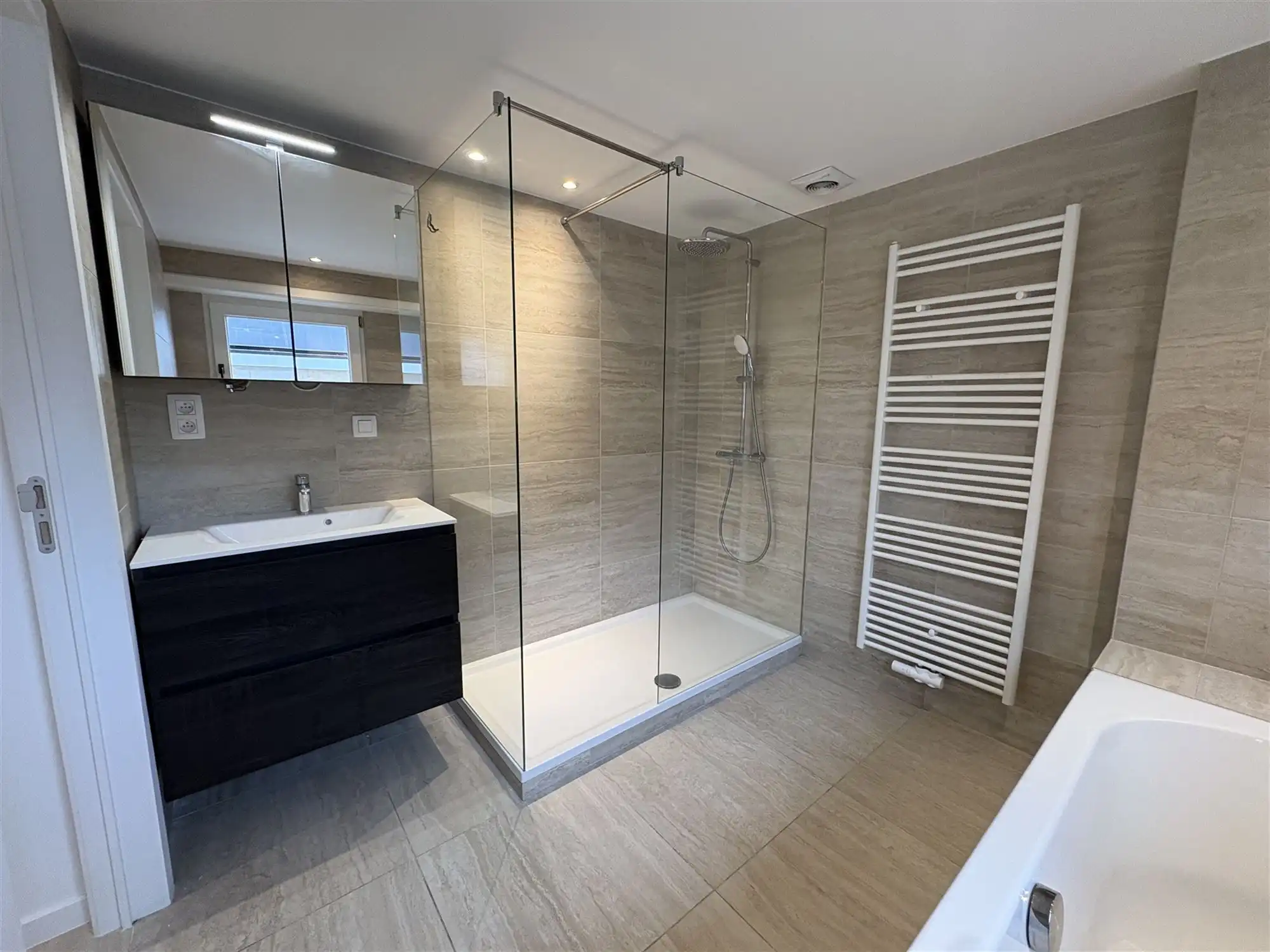 Vrijstaande woning met 3 slpks + mogelijkheid vrij beroep. foto 22