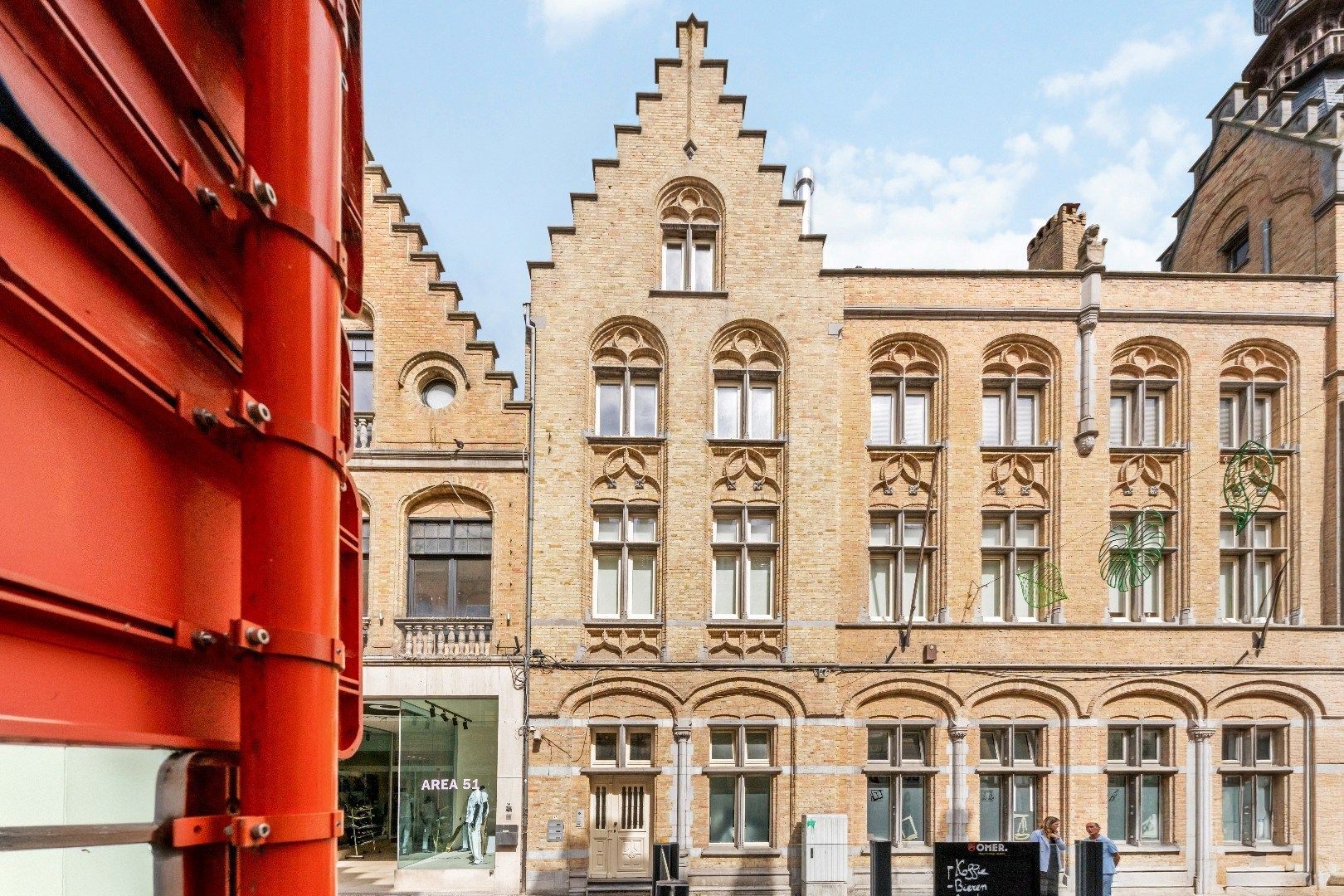 Uniek triplex met zonneterras van 75 m² in hartje Ieper foto 2