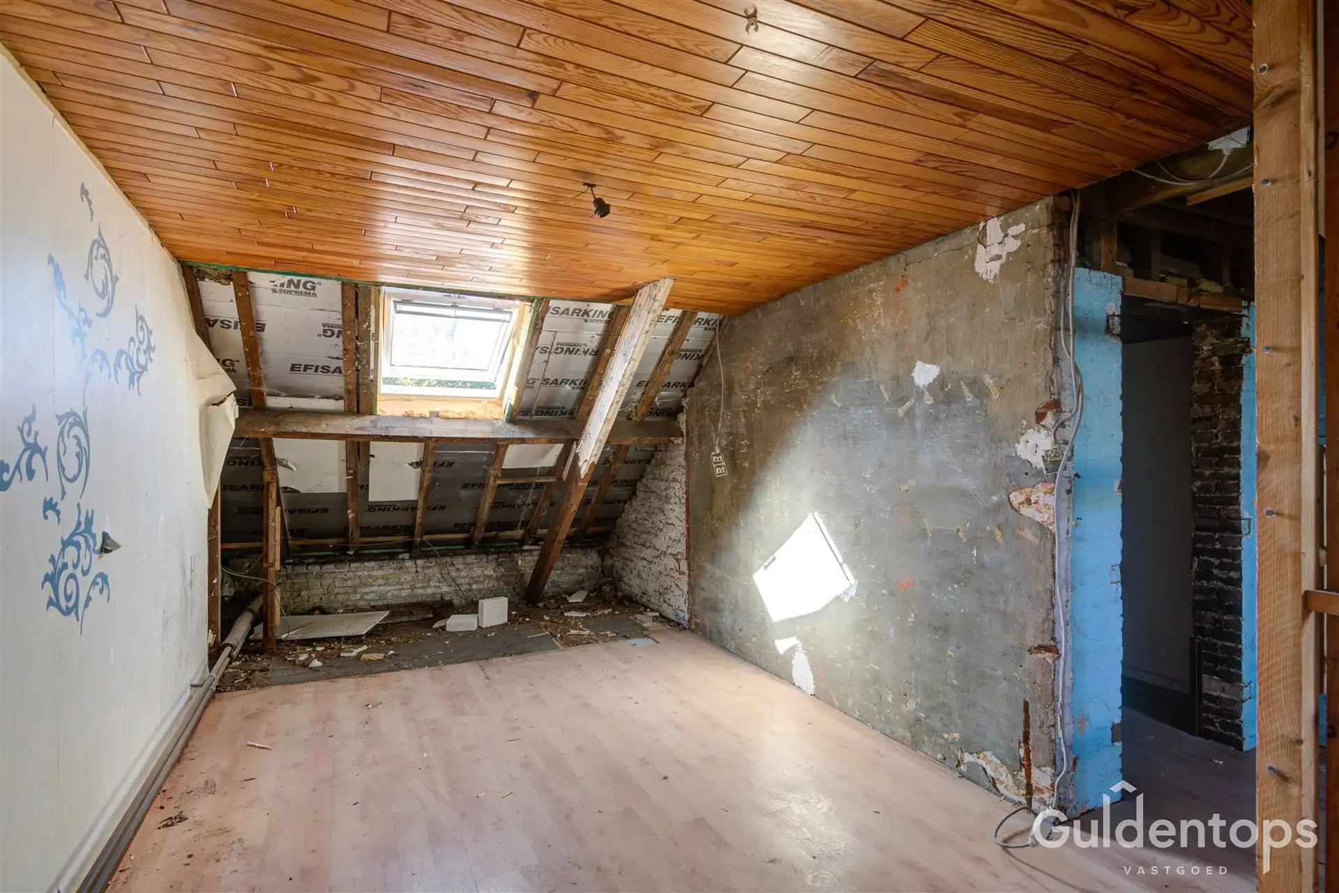 Te renoveren gezinswoning met 3 slaapkamers en grote tuin. foto 39