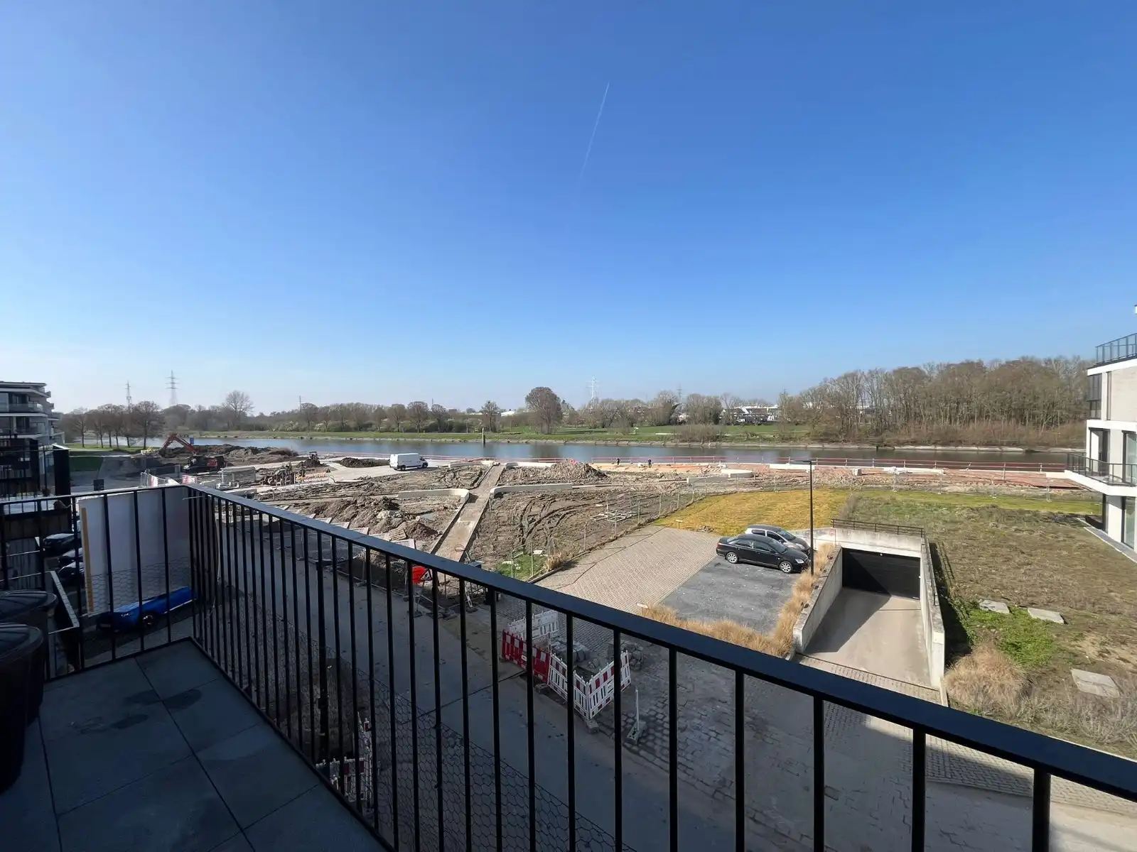 Instapklaar 1 slaapkamer appartement met zicht op de Leie foto 13