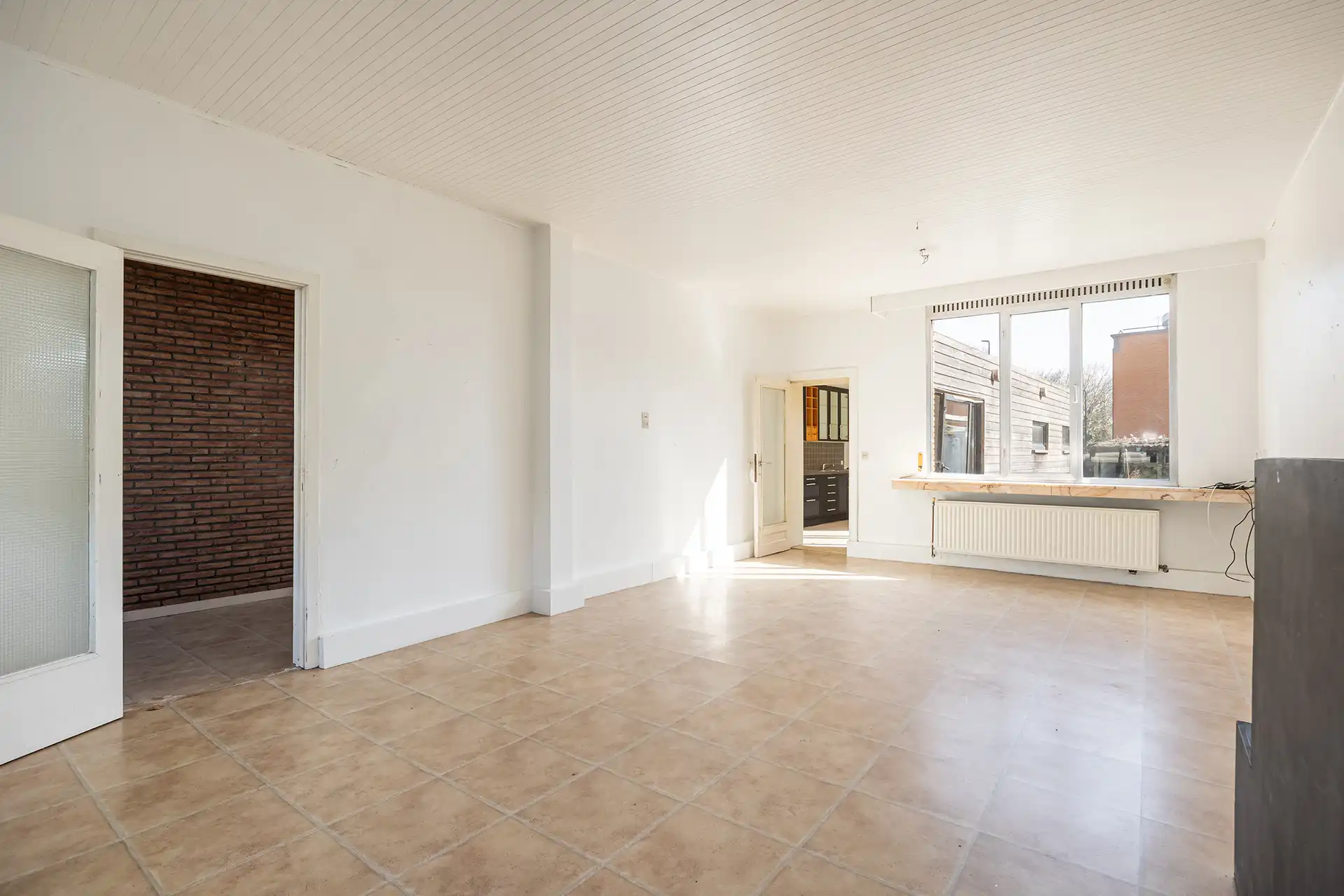 Volledig te renoveren woning met 3 slaapkamers en grote tuin foto 5