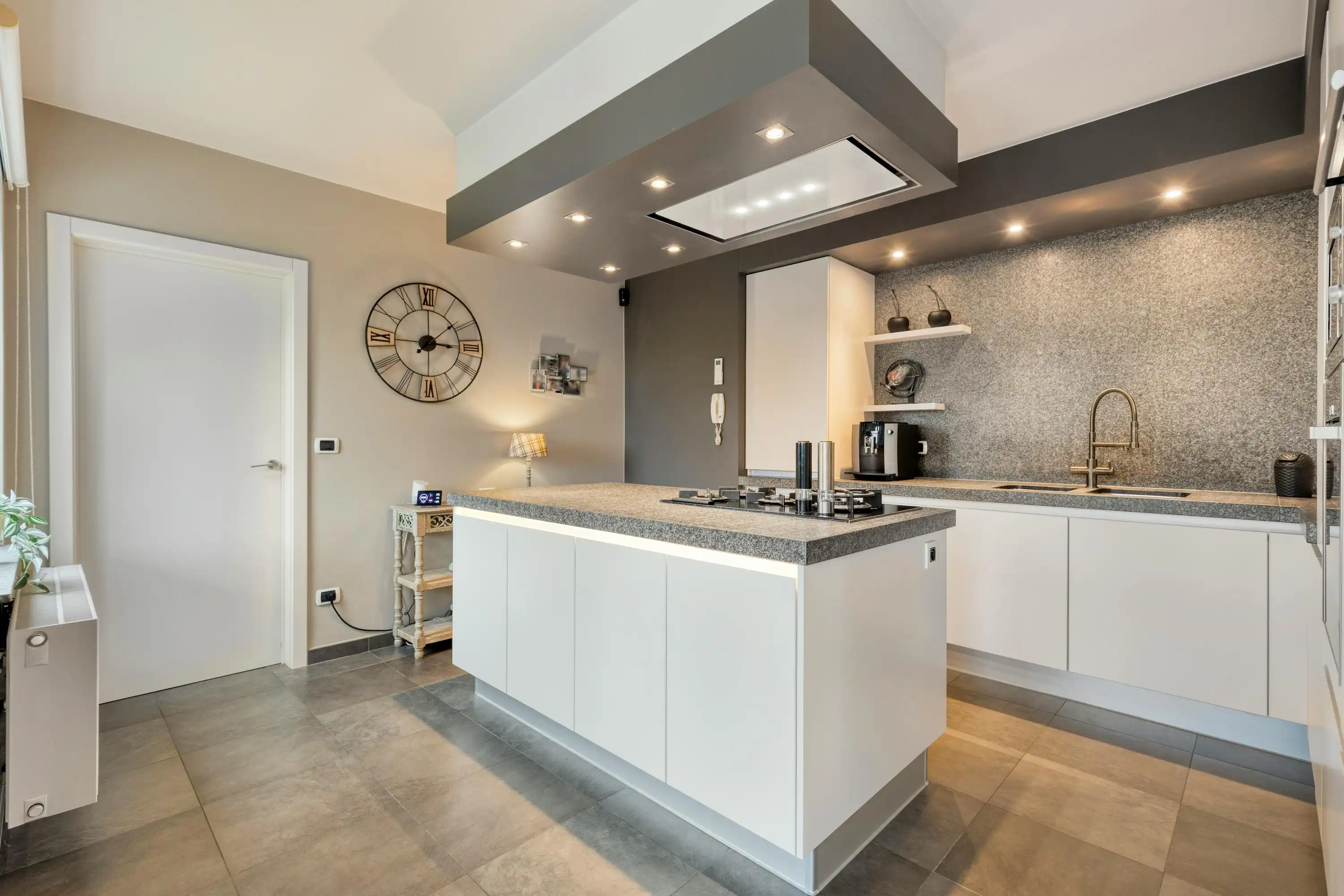 Prachtig afgewerkte en onderhouden villa in Moerzeke foto 12