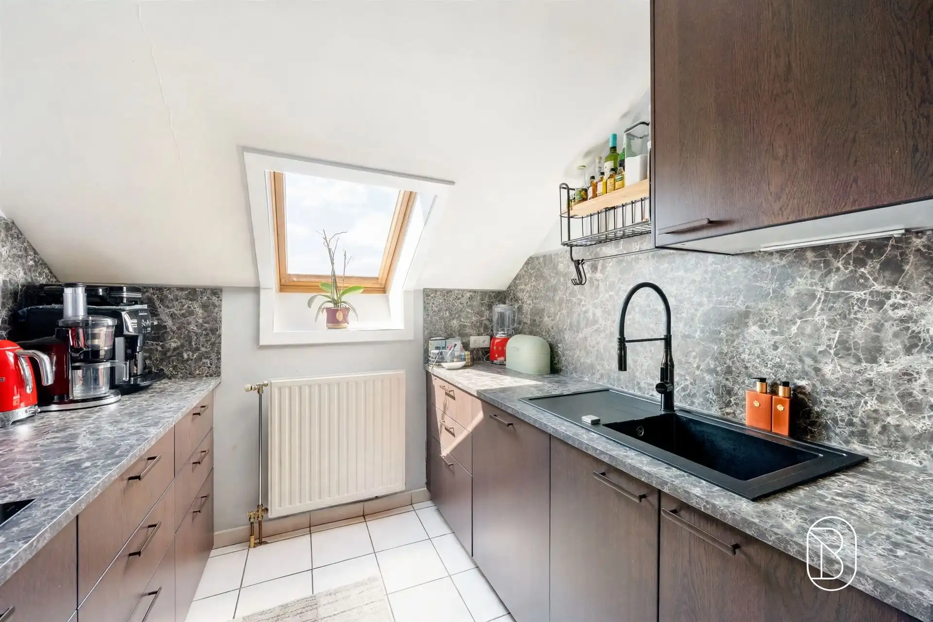 Instapklaar vernieuwd appartement nabij de Gavers foto 6