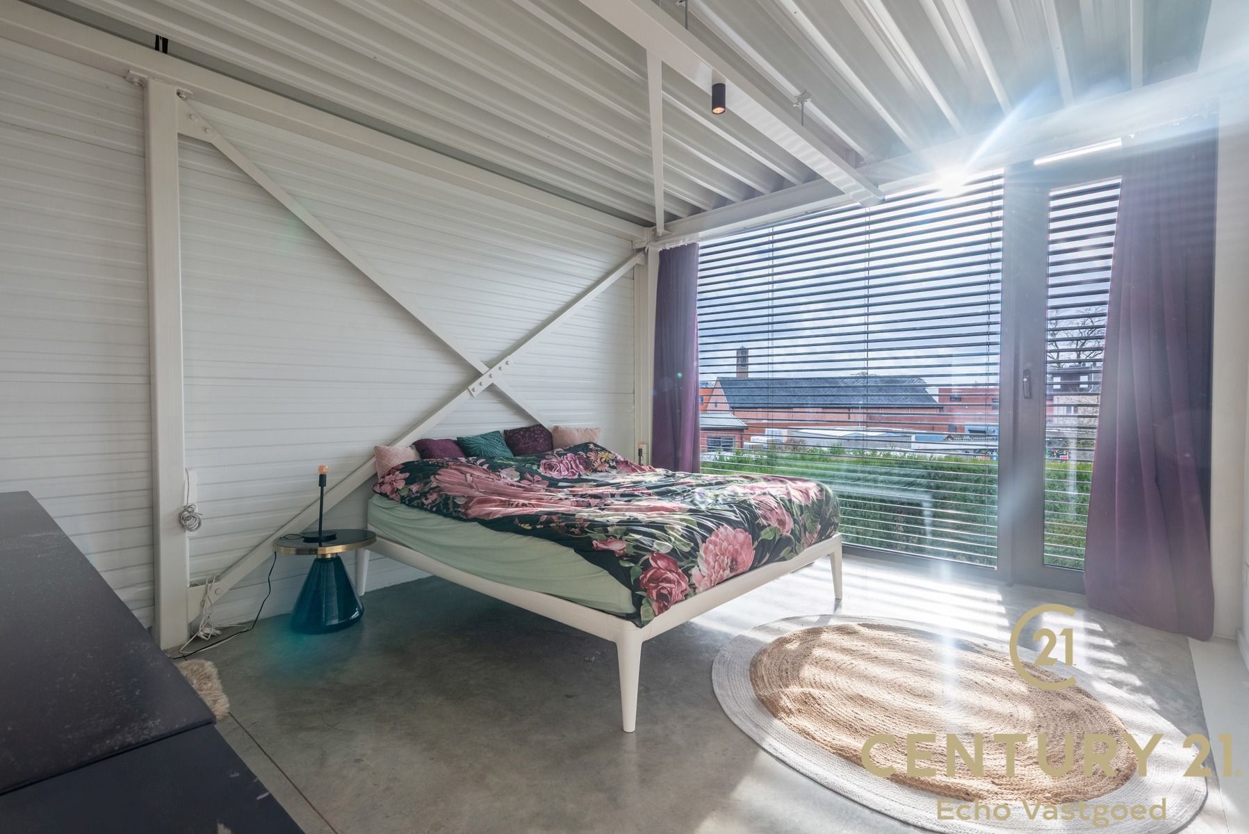 Unieke energiezuinige Loft-Stijl villa aan het water foto 17