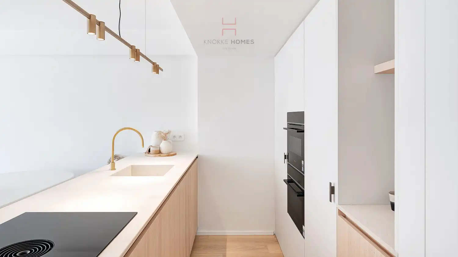 Stijlvol gerenoveerd appartement met zijdelings zeezicht in Duinbergen. foto 11