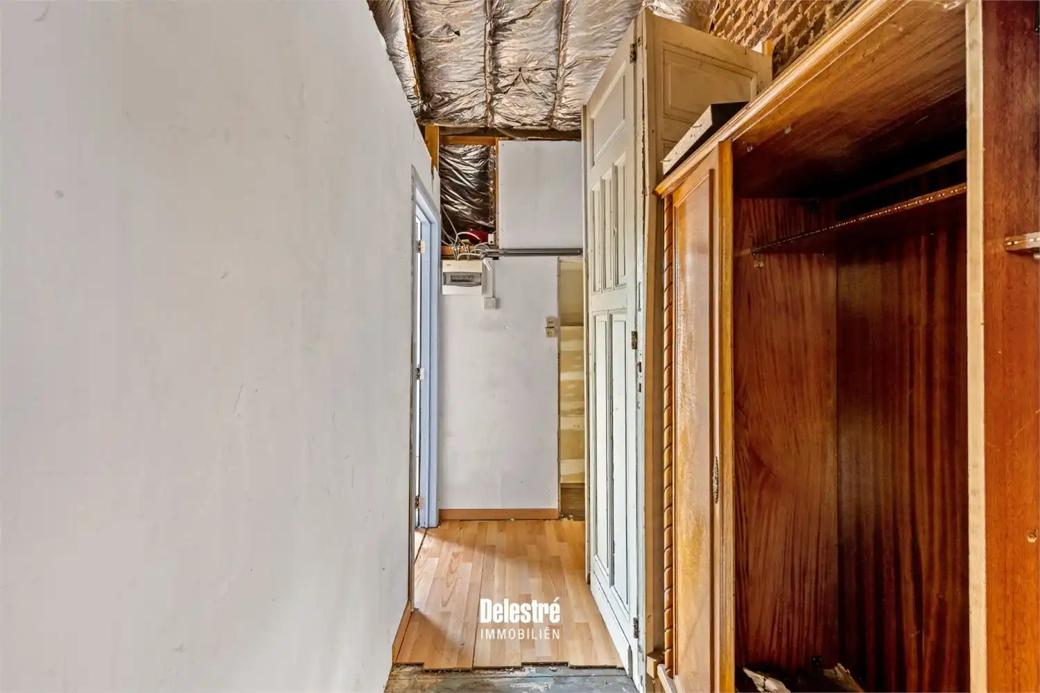 RENOVATIEPAREL MET 4 SLAAPKAMERS, GARAGE EN ZALIGE TUIN WELLE foto 20