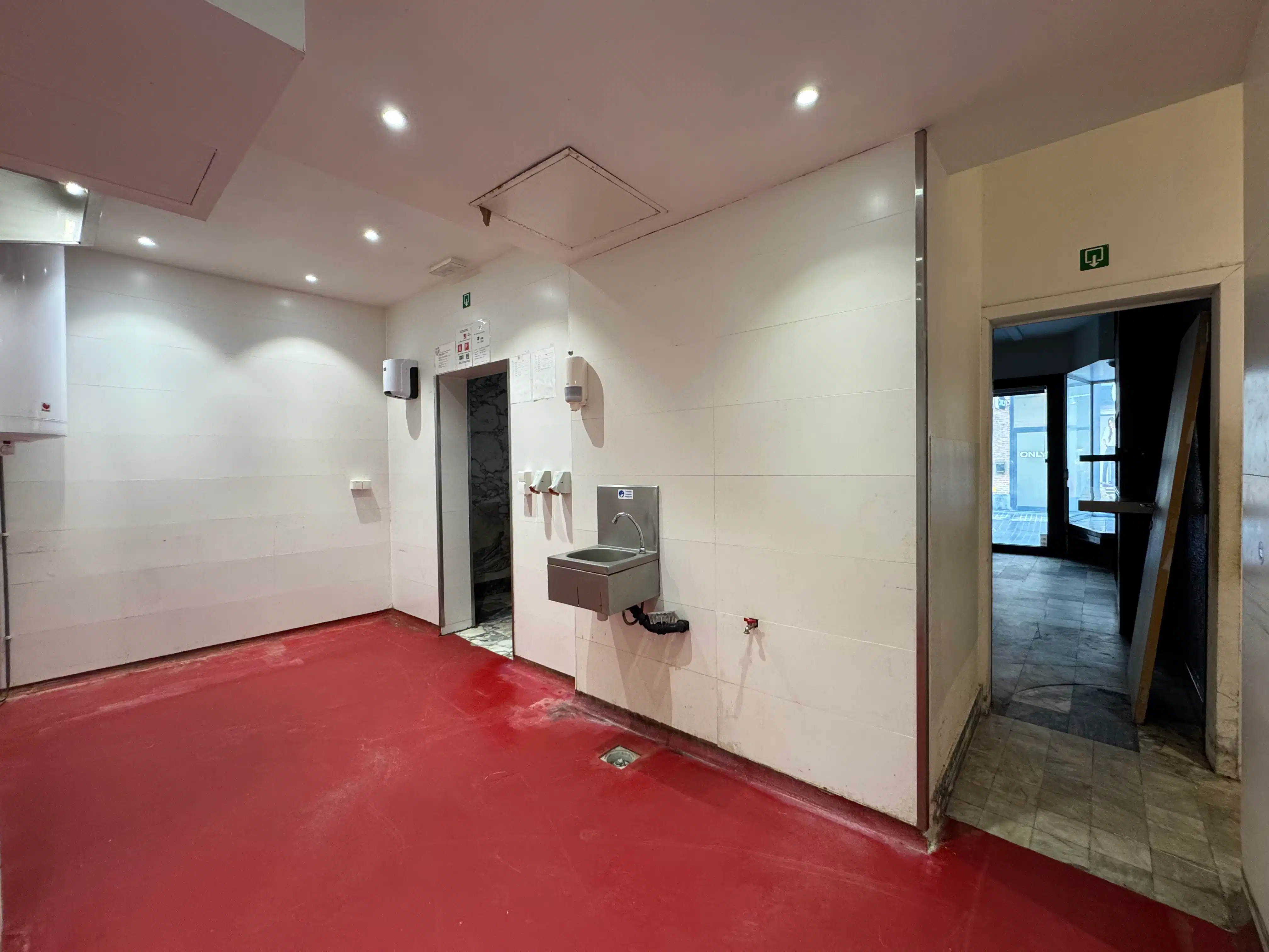 Handelsgelijkvloers 82m² foto 8