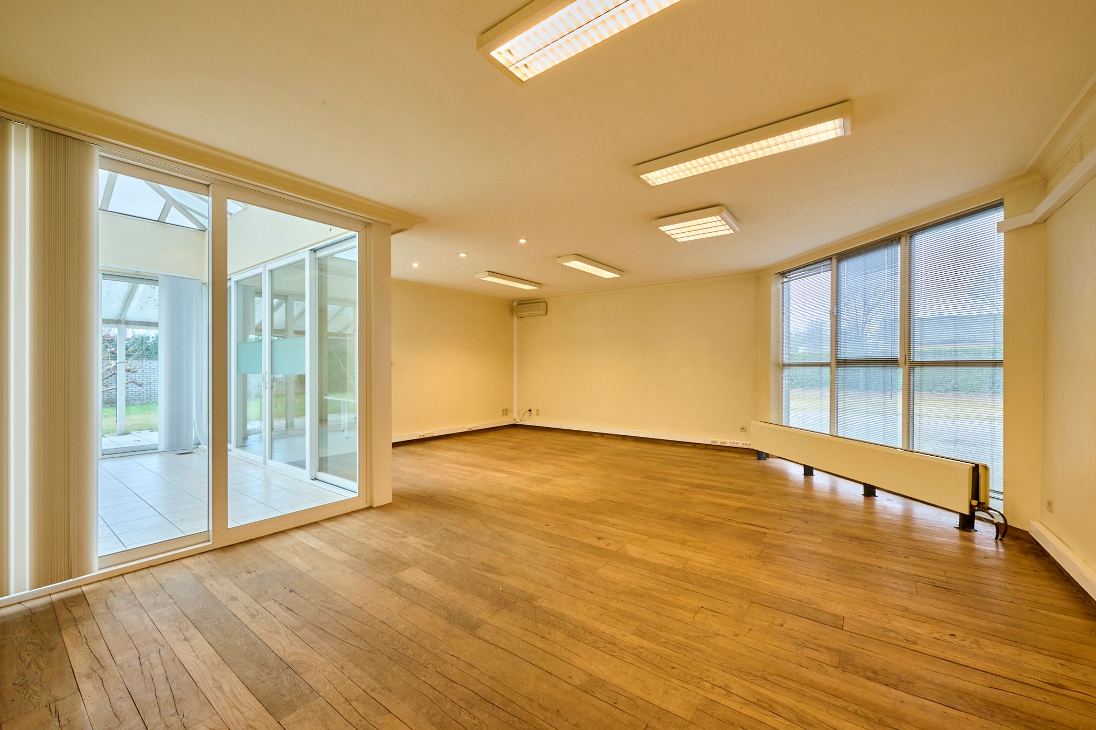 TE KOOP: bedrijfsgebouw met woning in Zonhoven foto 15