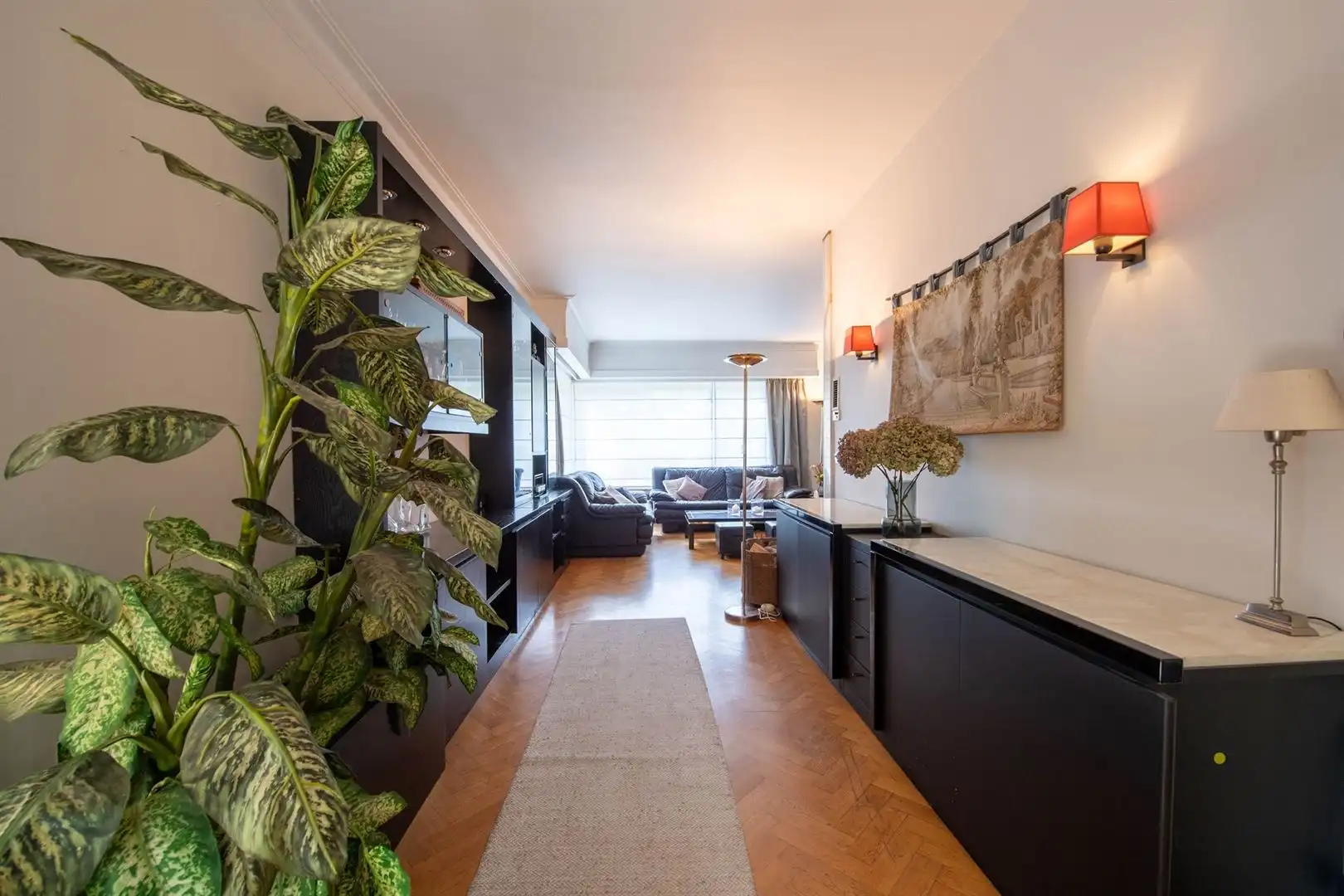 LICHTRIJK WONEN OP DE GRENS VAN SCHILDE EN ZOERSEL: OP TE FRISSEN SPLIT-LEVEL WONING MET TUIN EN ZWEMBAD. foto 6