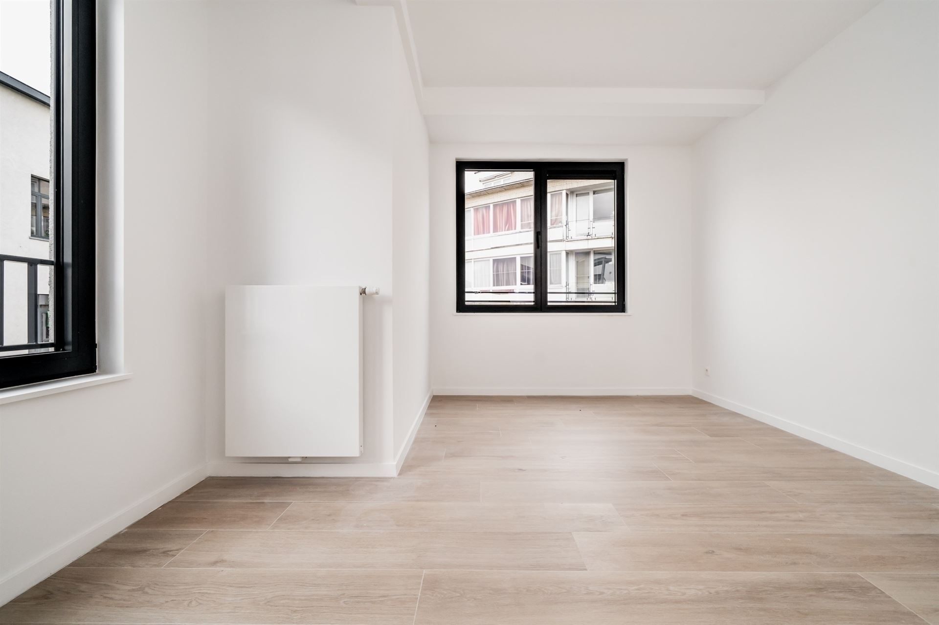 Dicht bij het Tour&Taxis-terrein, prachtig duplex penthouse met 3 slaapkamers foto 9