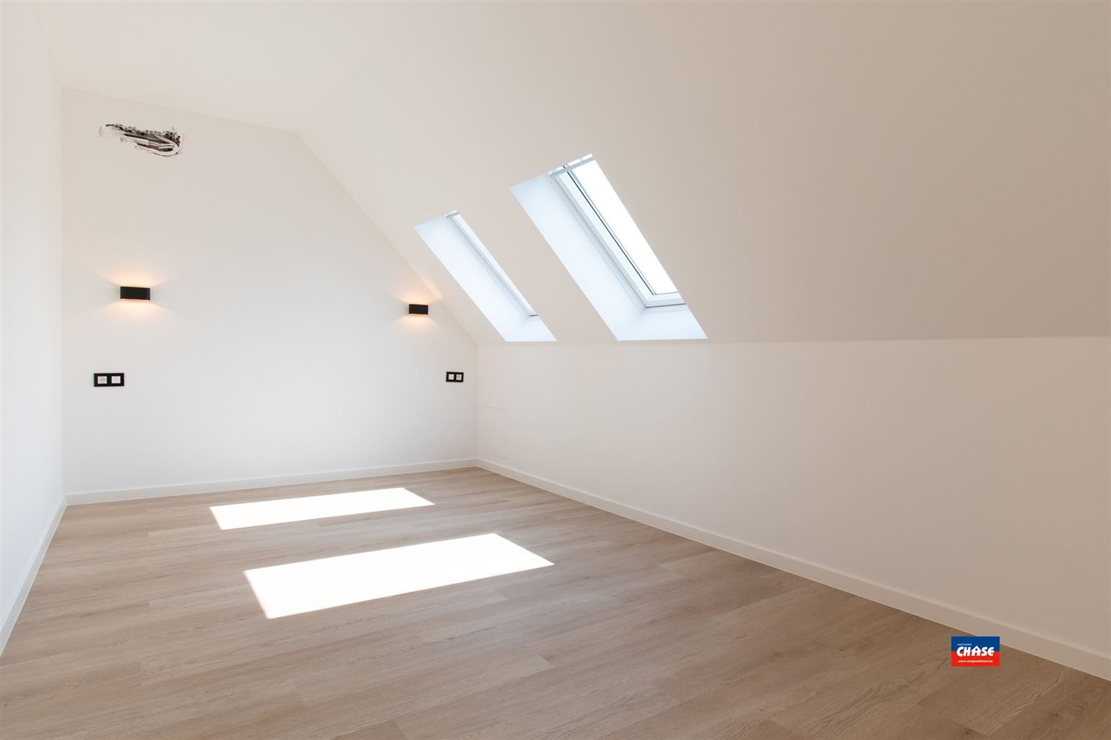 Nieuwbouwwoning met 4 slpks, 3 badk en tuin foto 30