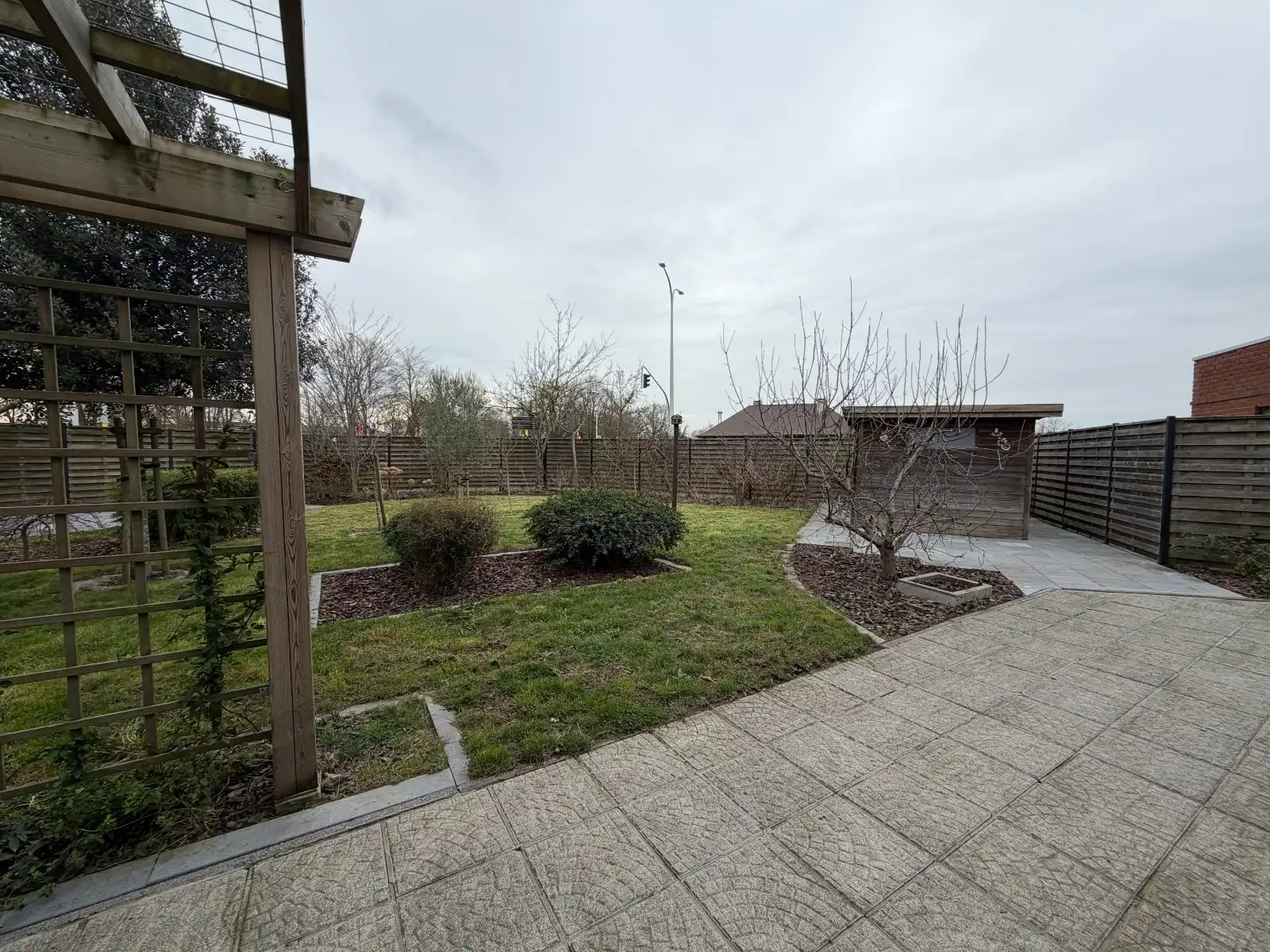 Ruime halfopen woning met 3 slaapkamers, garage en zonnige tuin in het centrum van Deinze foto 19