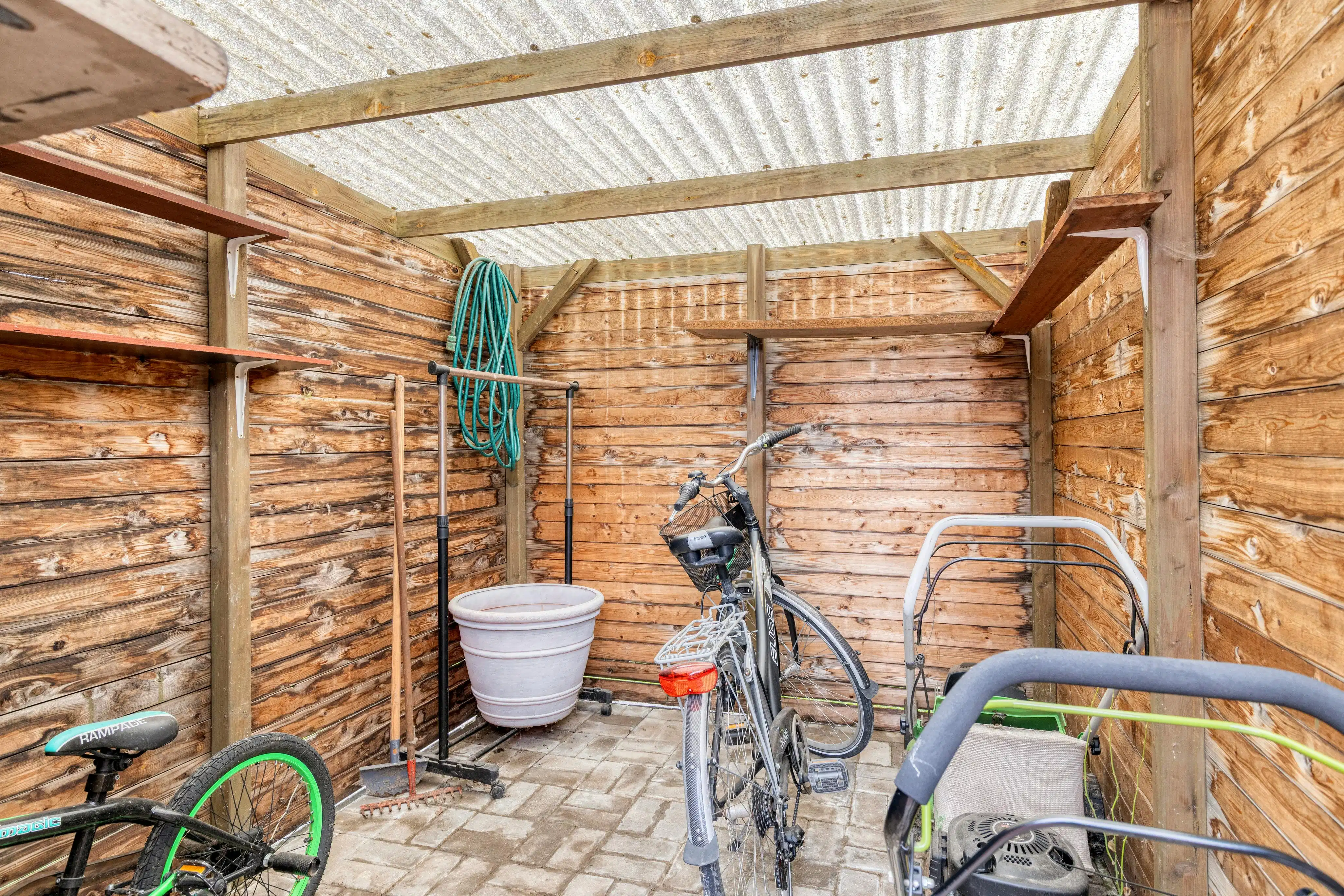 Op te frissen halfopen bebouwing in Stevoort  foto 15