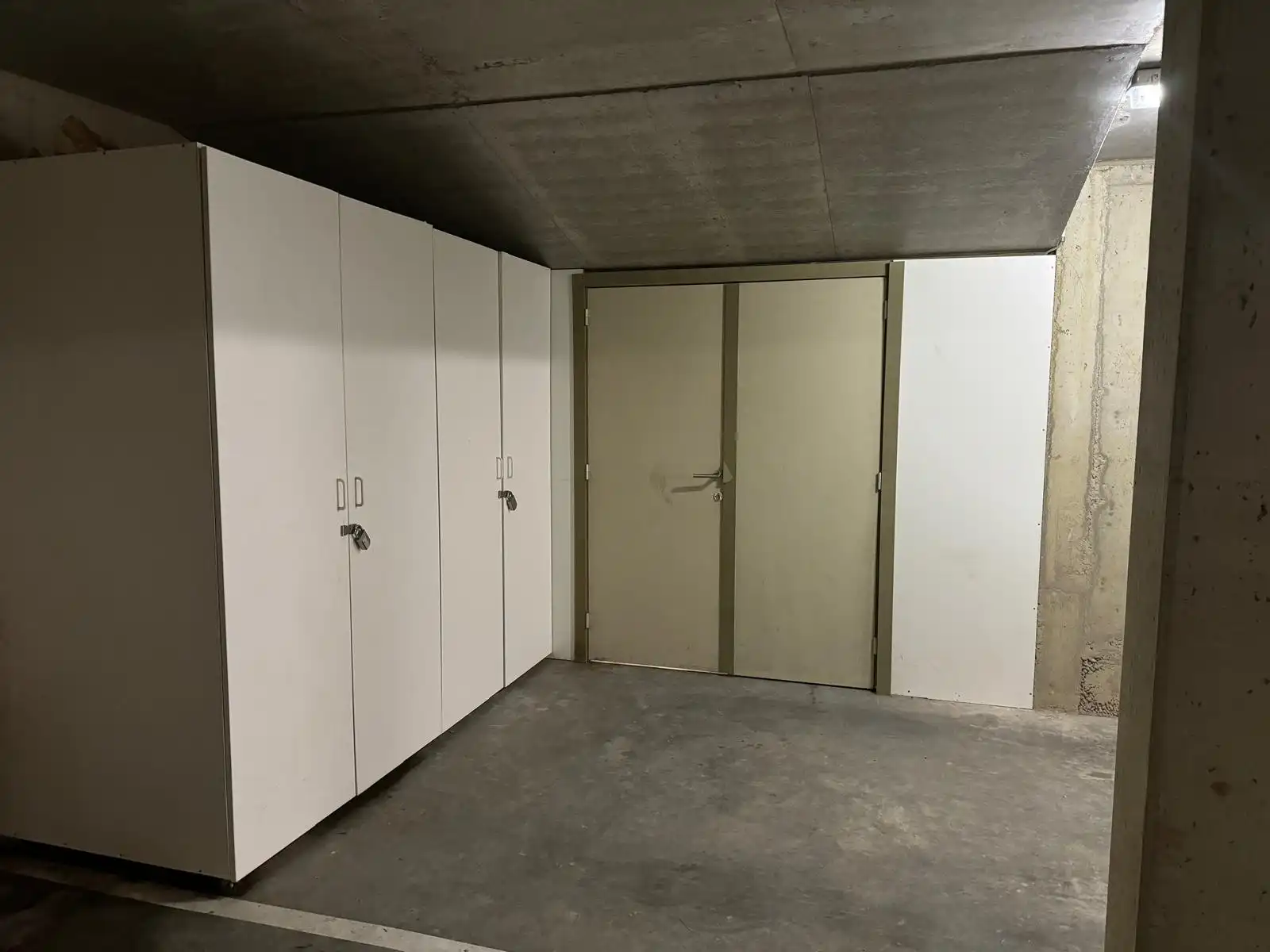 Dubbele autostaanplaats in recent gebouw - Albertstrand foto 4