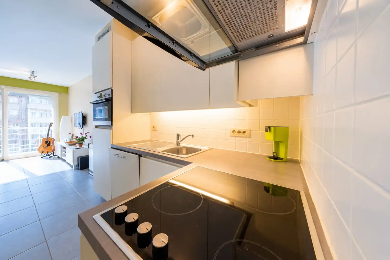 Modern 1 slaapkamer-appartement met zijdelings zeezicht foto 7