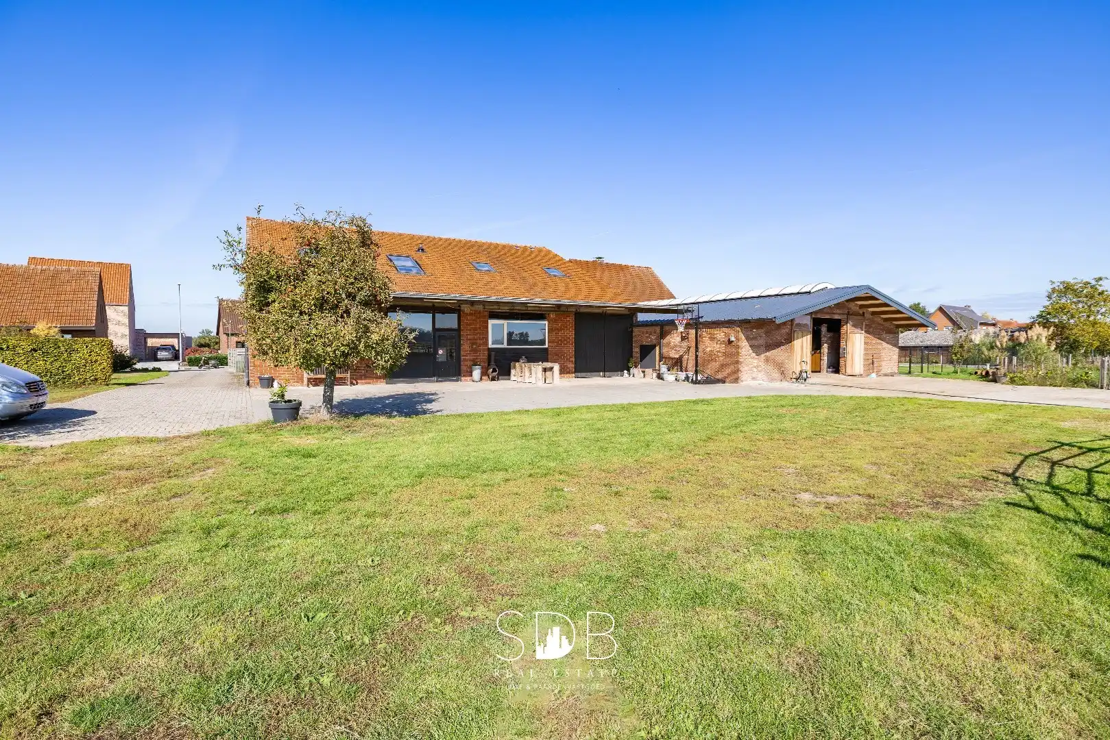 Hedendaagse woning met hippische accommodatie op 17.782m² foto 23
