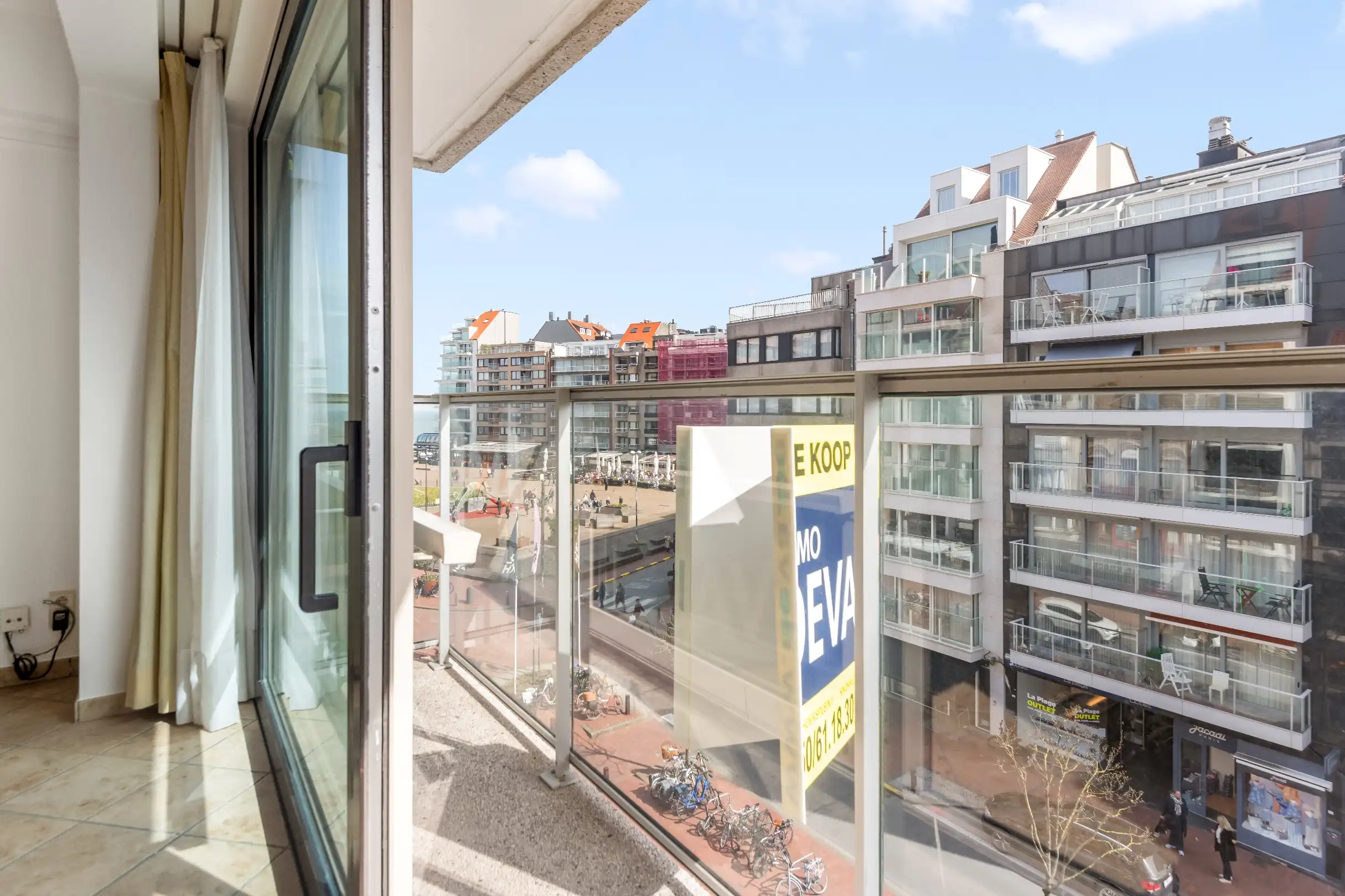 Centraal gelegen appartement met zijdelings zeezicht en zicht op het Van Bunnenplein foto 3