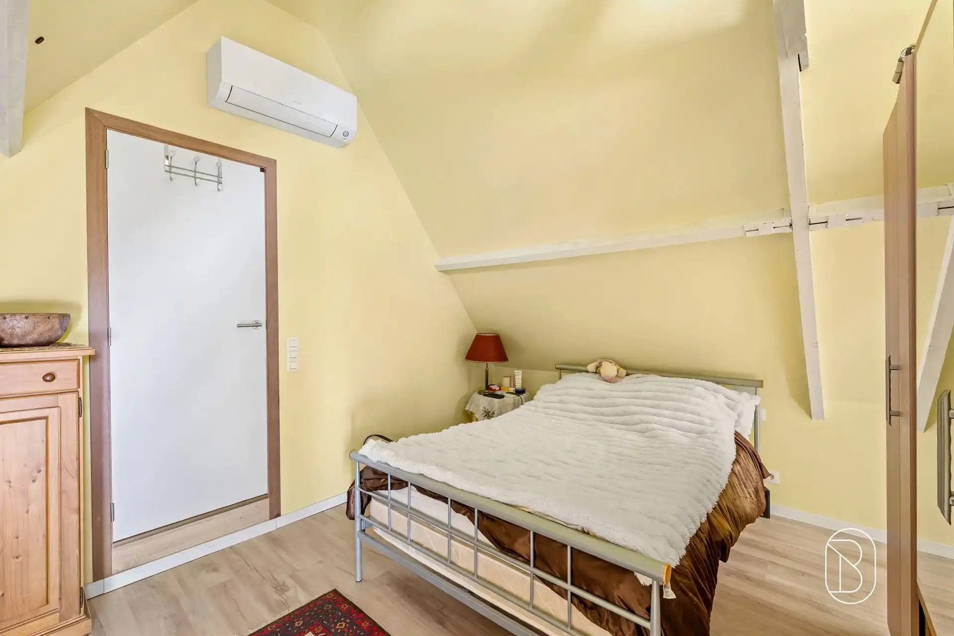 Ruime woning met 5 slpk, garage en bijgebouw op 2.279 m² foto 16