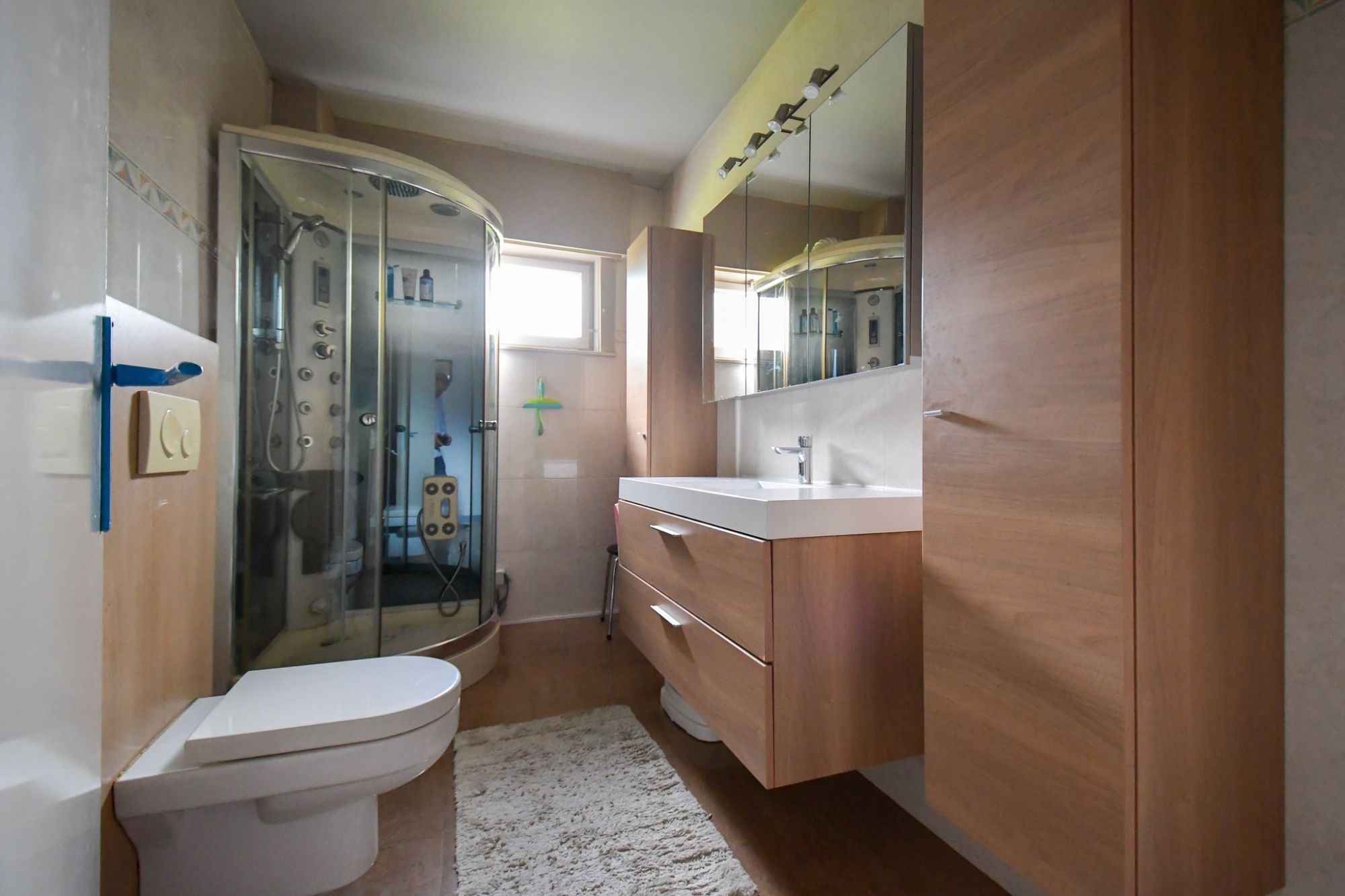 Goed onderhouden statige woning op een perceel van 970m² foto 18