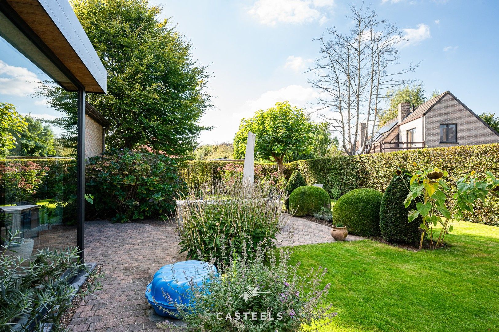 Moderne en energiezuinige villa met tuin in Drongen te koop foto 23